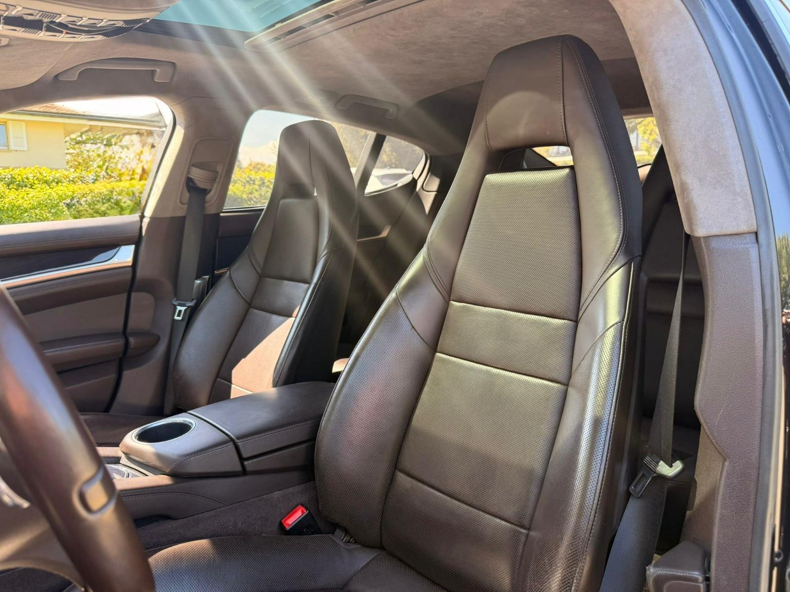 PORSCHE Panamera GTS 4.8 PDK-image-15