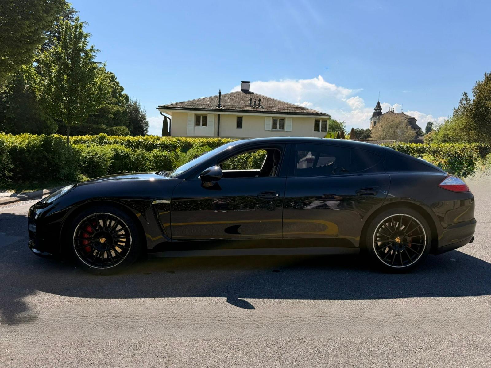 PORSCHE Panamera GTS 4.8 PDK-showroom-element-3