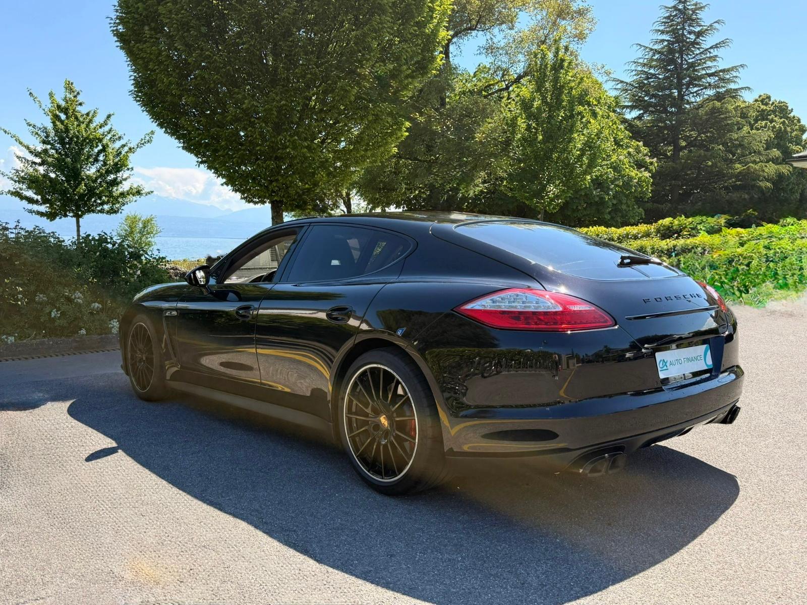PORSCHE Panamera GTS 4.8 PDK-image-5