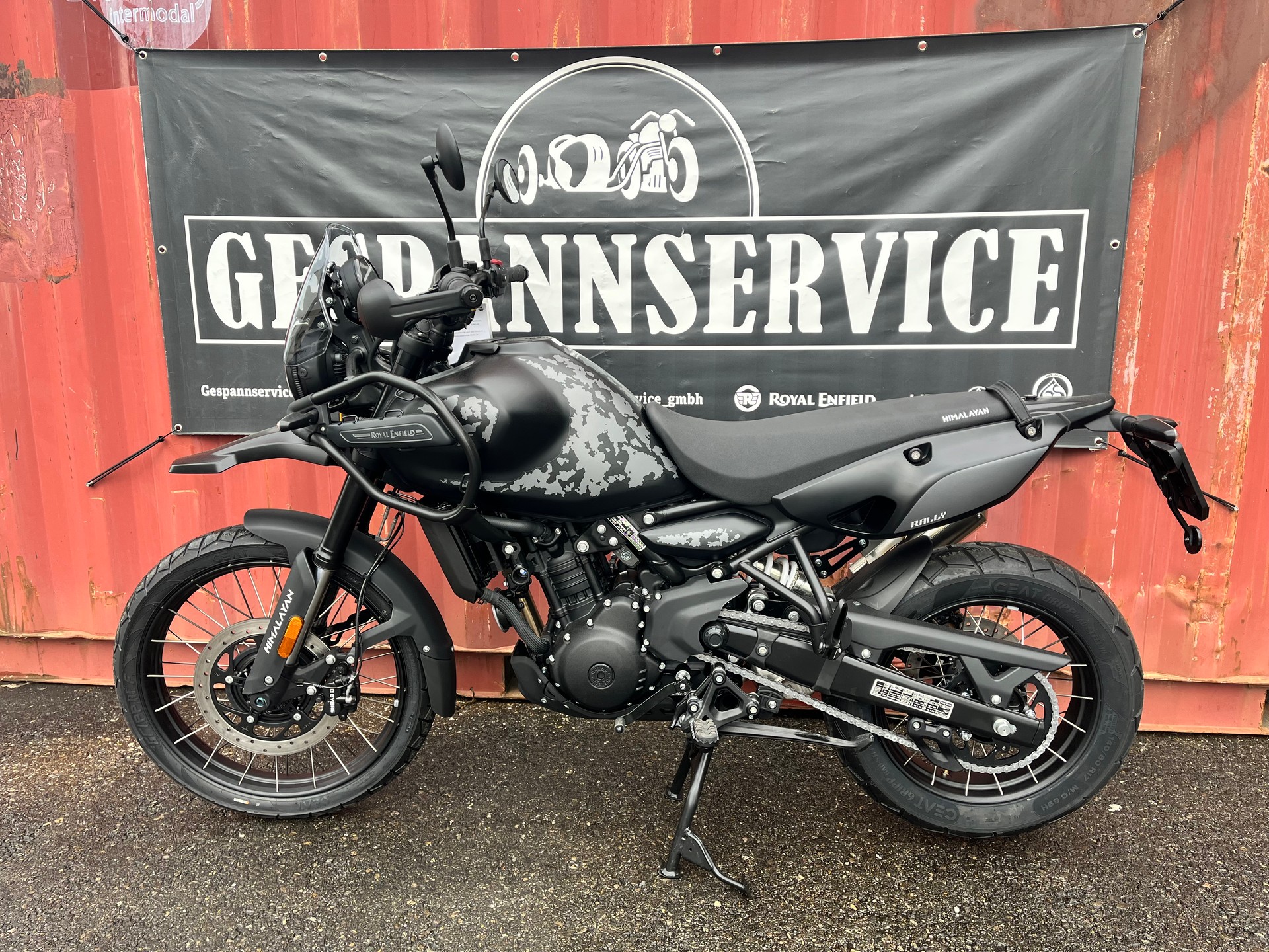 ROYAL ENFIELD Himalayan 452 Tubeless "Mana Black"-image-3