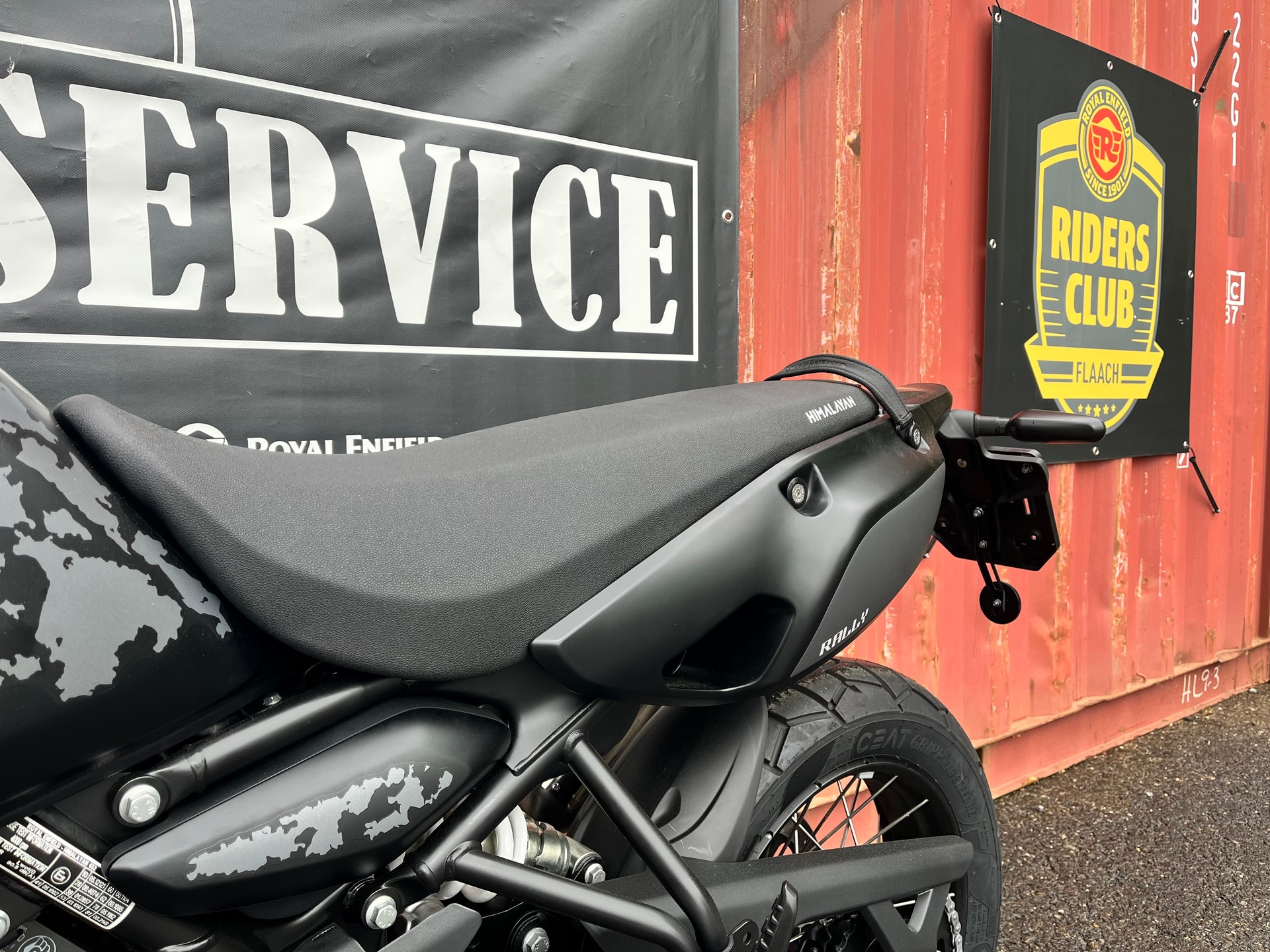 ROYAL ENFIELD Himalayan 452 Tubeless "Mana Black"-image-7