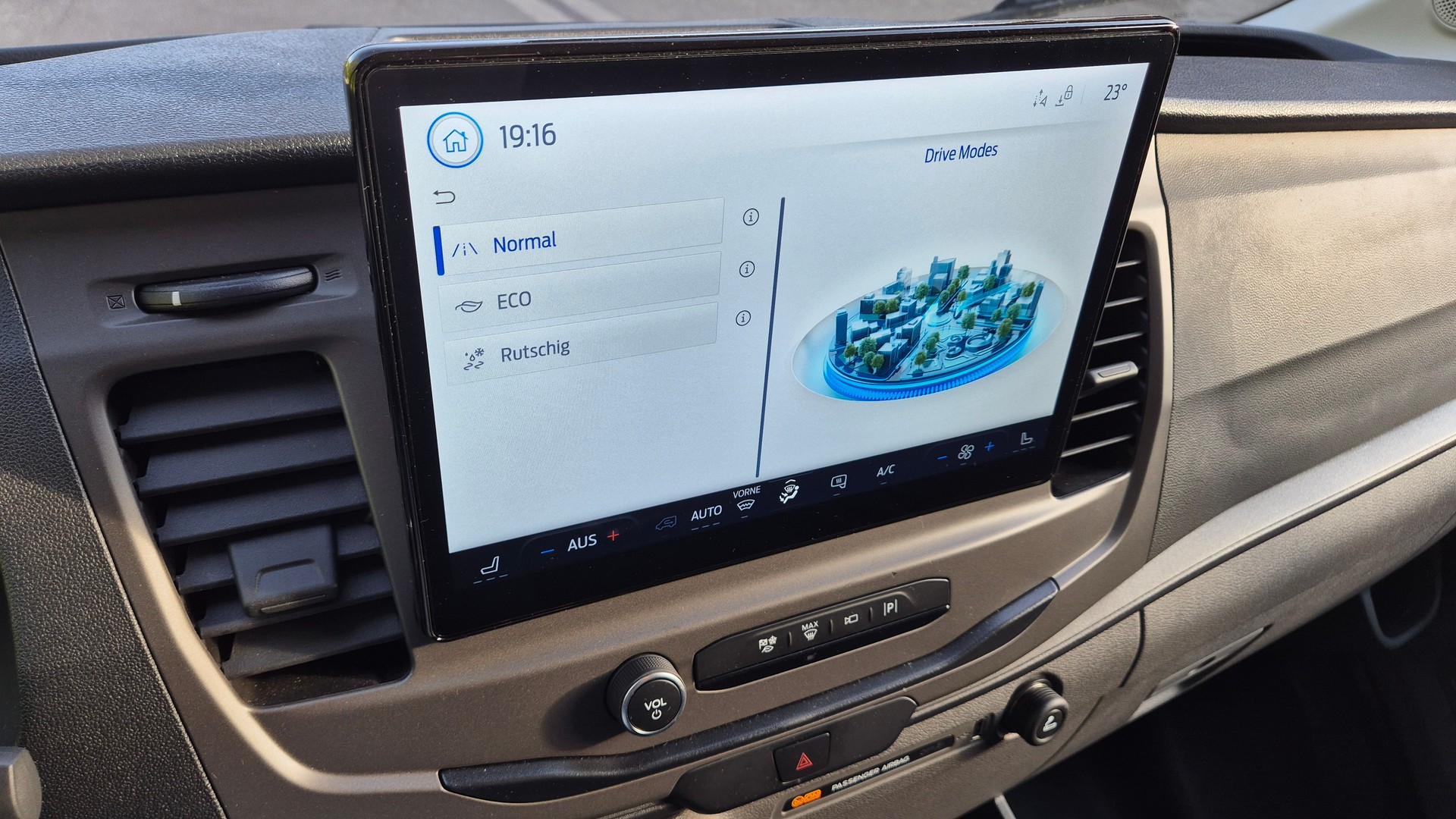 FORD E-Transit Van 350 L2 Trend RWD 68kWh-image-15