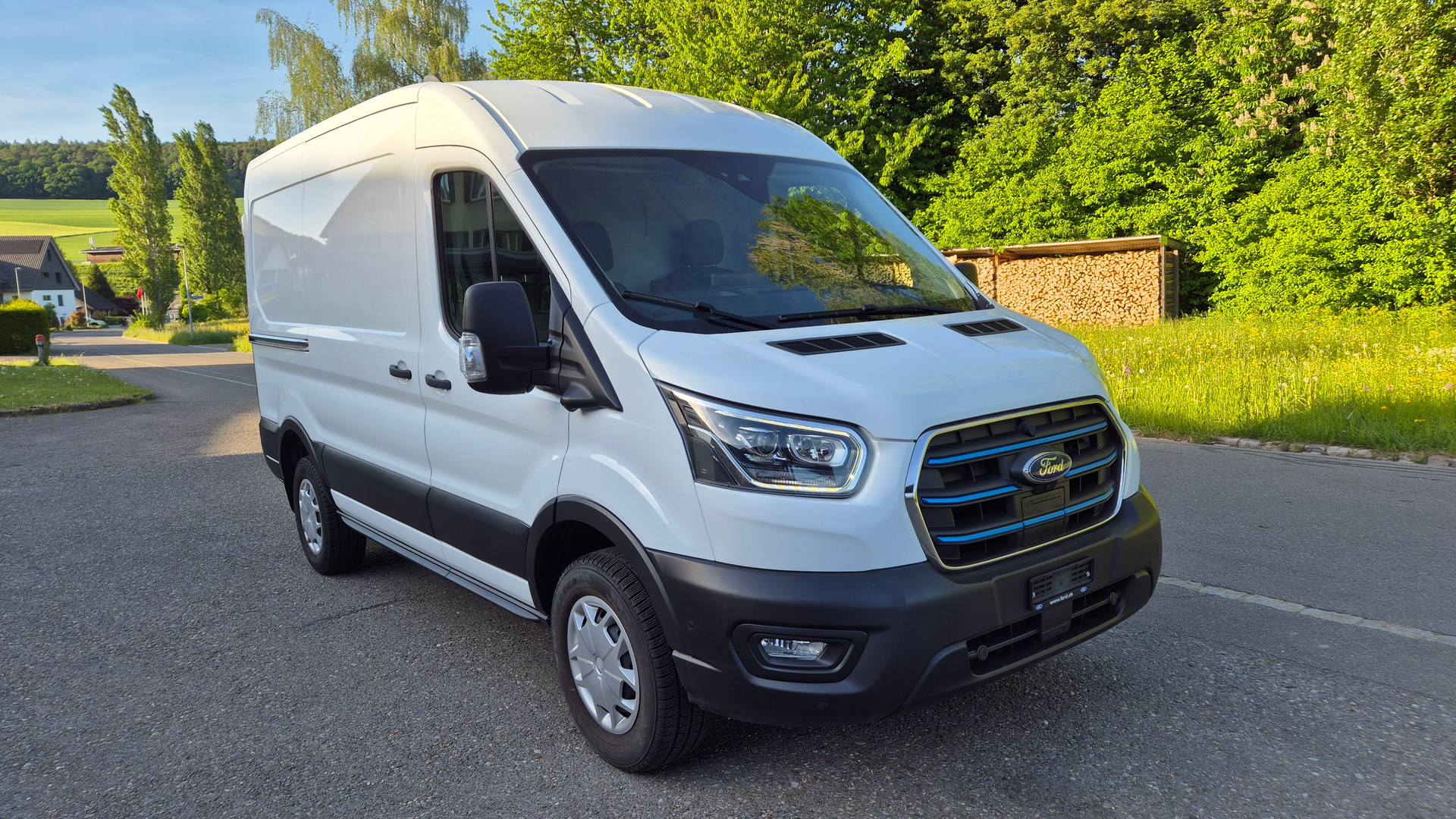 FORD E-Transit Van 350 L2 Trend RWD 68kWh-image-5