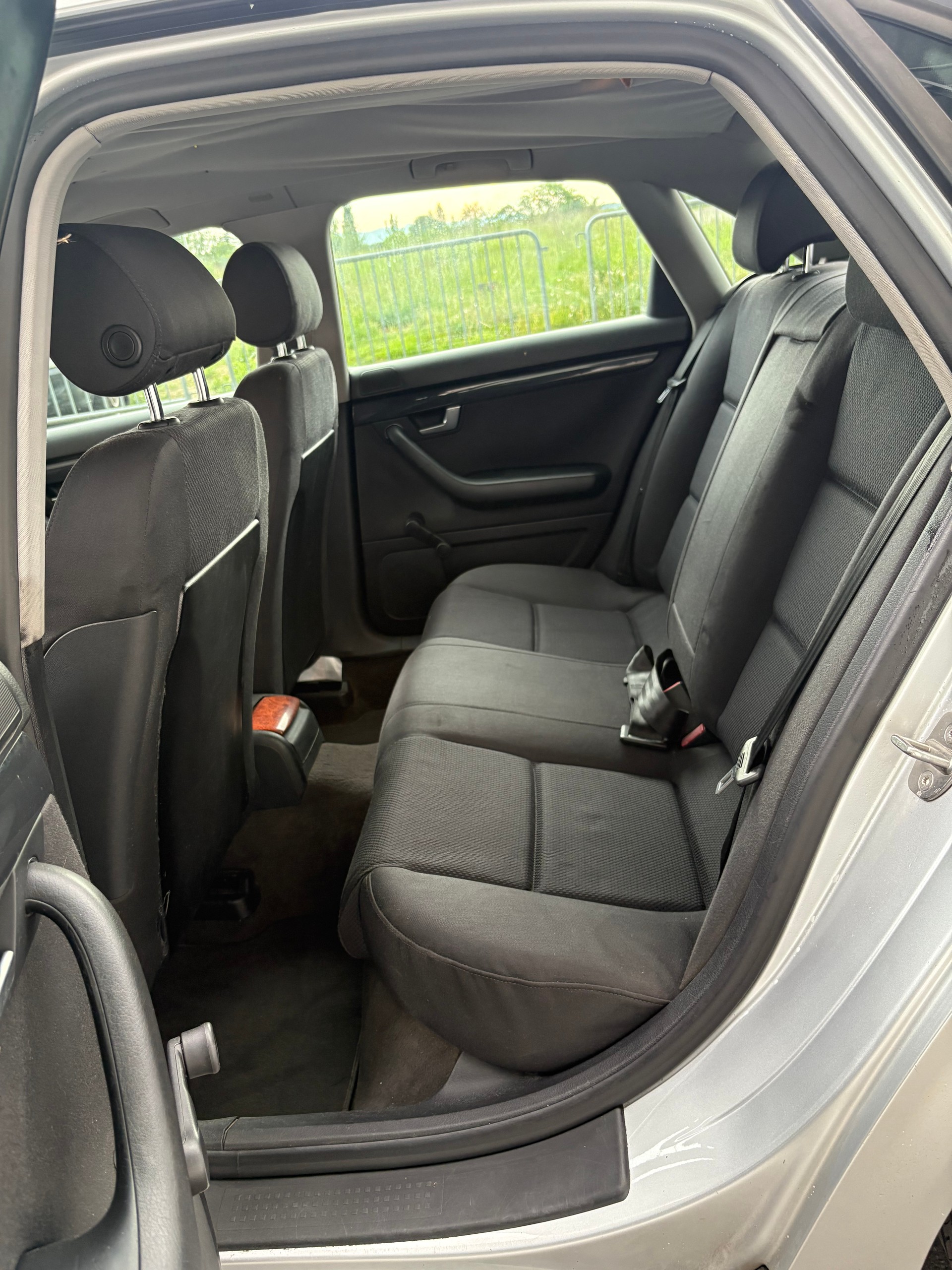 AUDI A4 1.8 T-image-11
