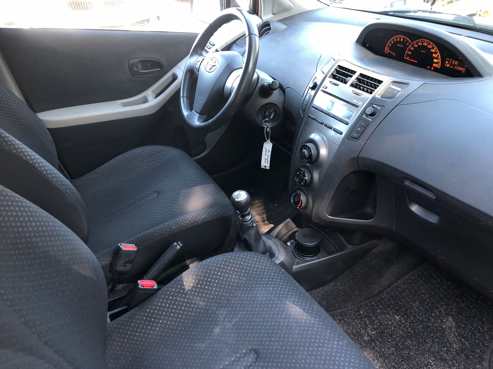 TOYOTA Yaris 1.33 Linea Sol-image-6
