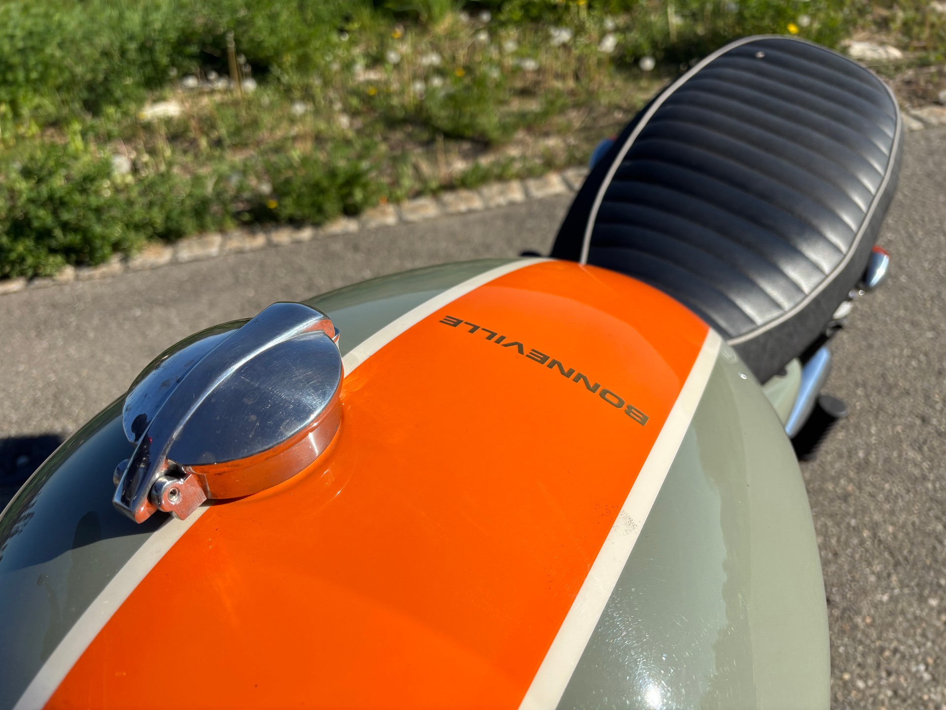 TRIUMPH Bonneville 900 i T 100-image-6