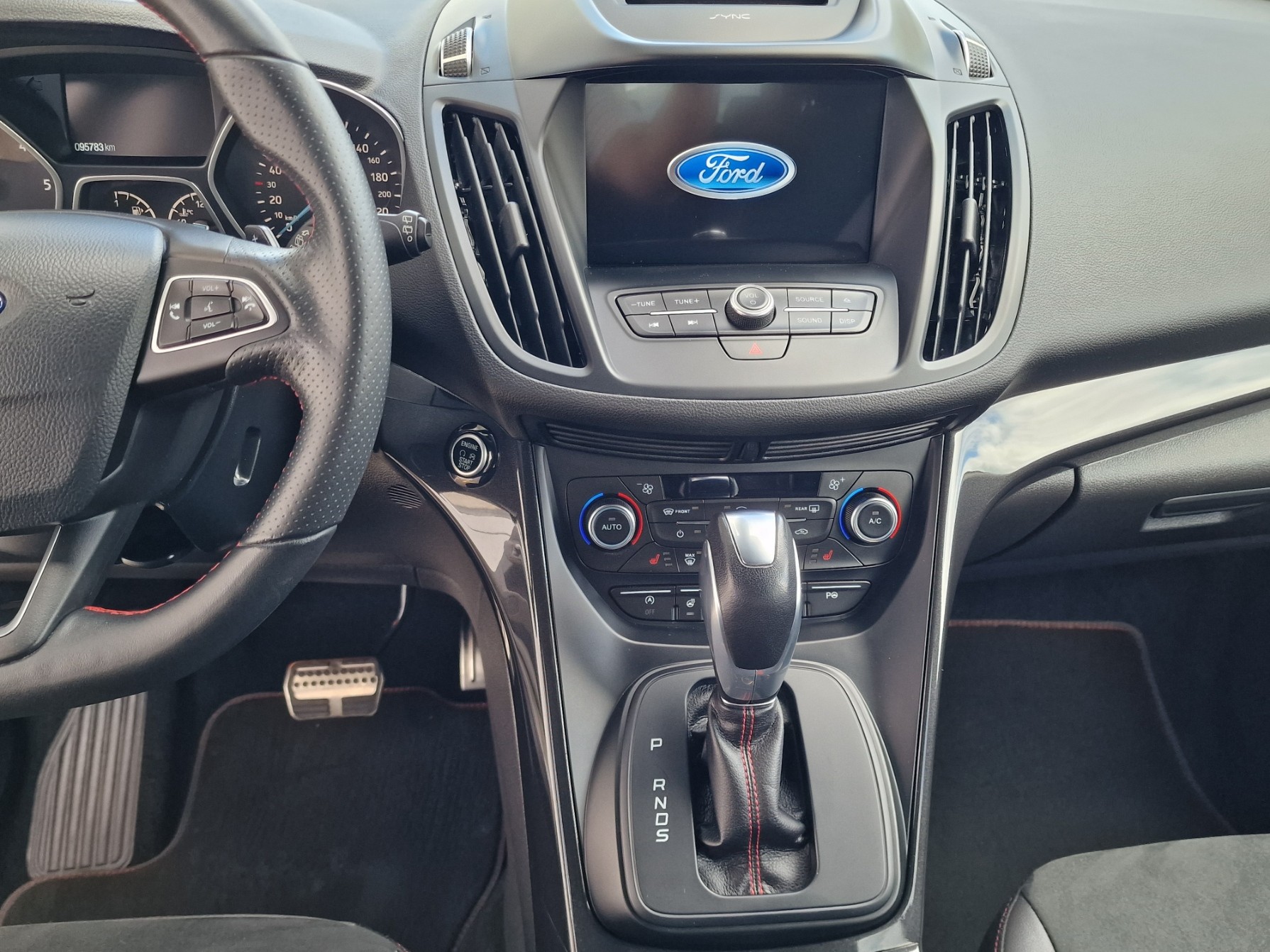 FORD Kuga 2.0 TDCi ST Line High 4WD PowerShift-image-10