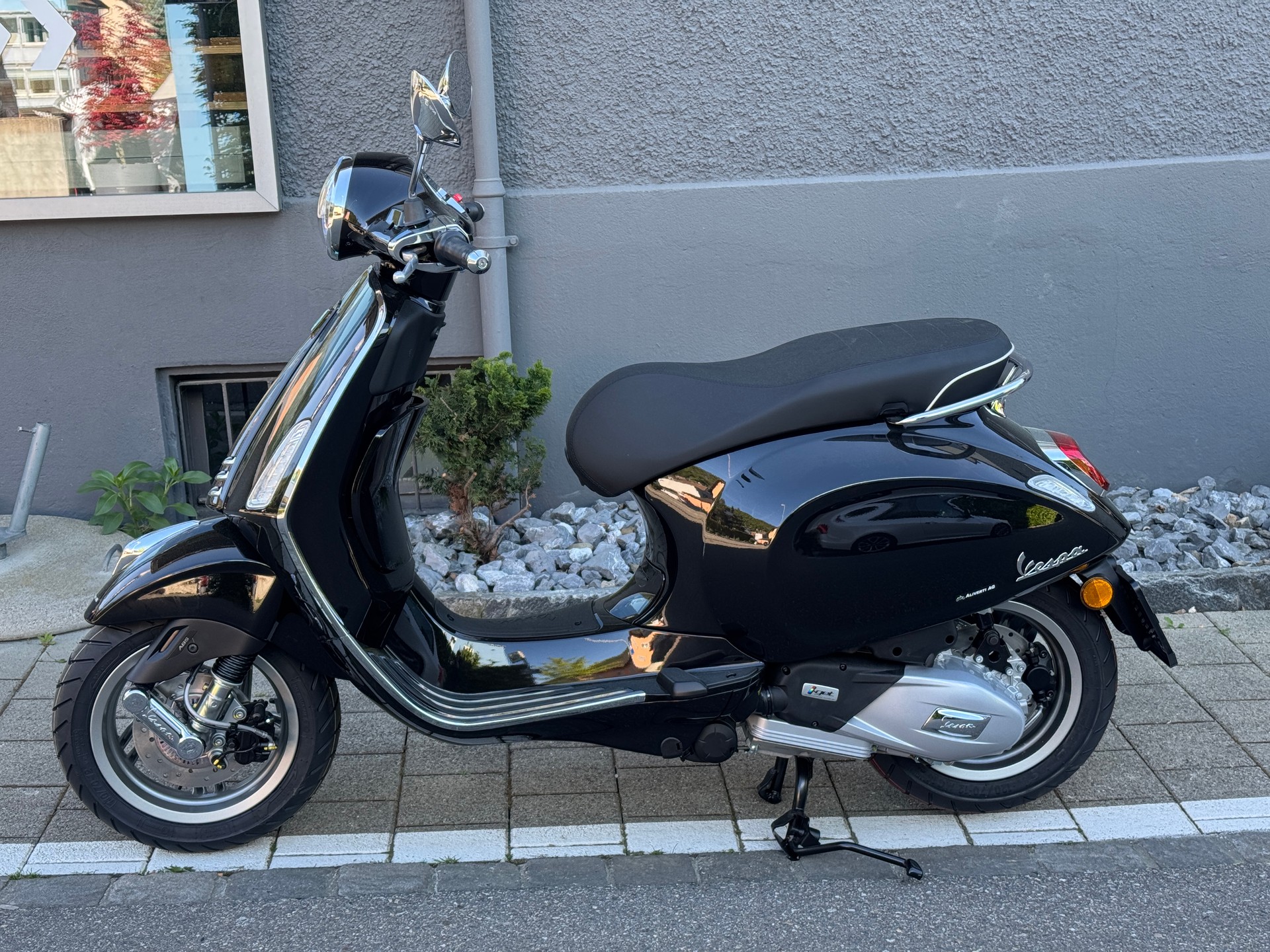 PIAGGIO Vespa 125 Primavera 2026 Keyless Go & LCD Display-image-1