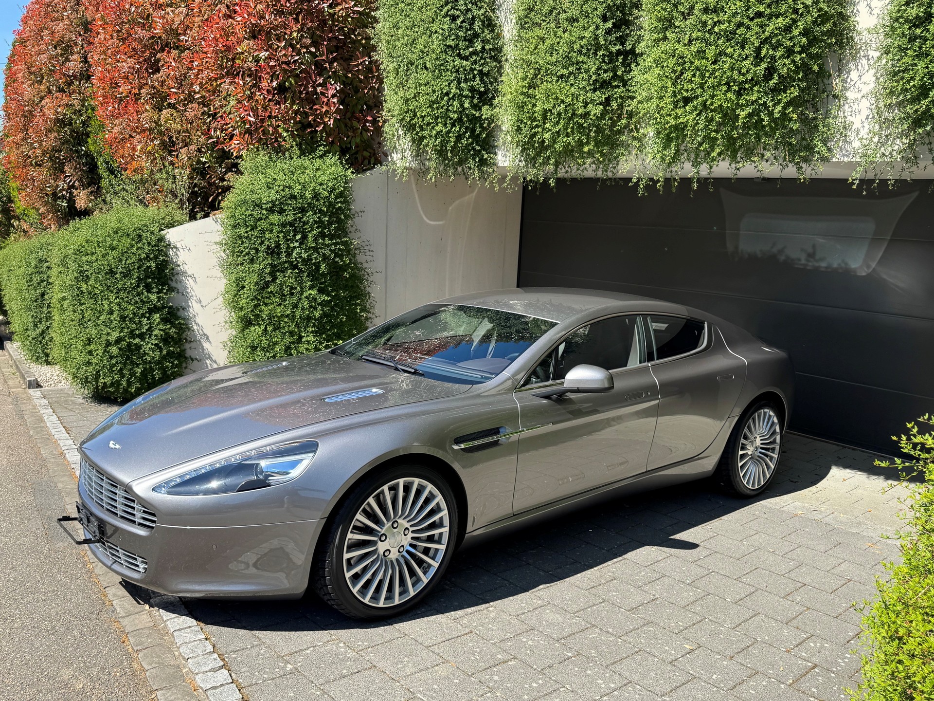 ASTON MARTIN 6.0 V12-image-1