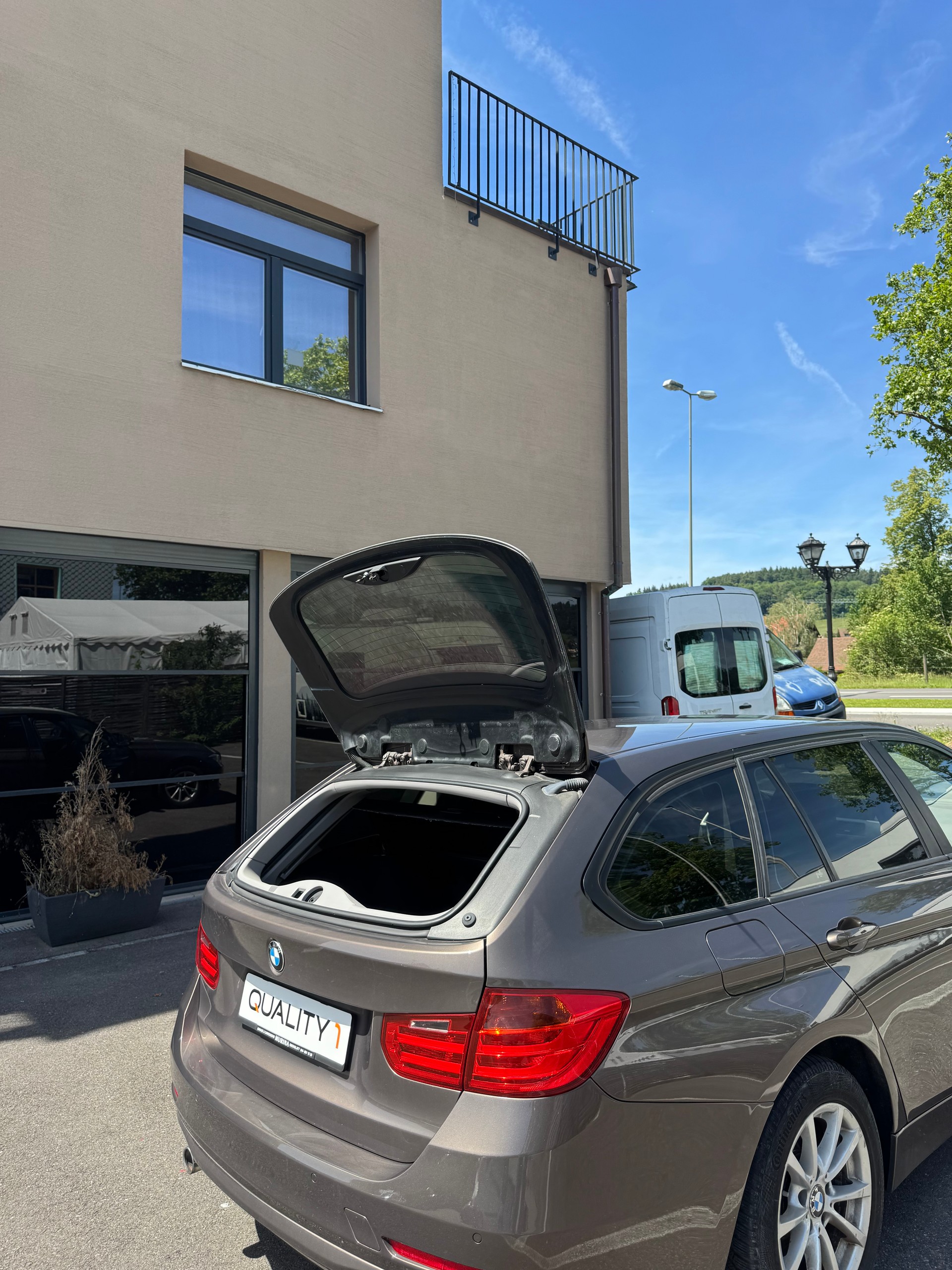 BMW 316d Touring Business Steptronic-image-13