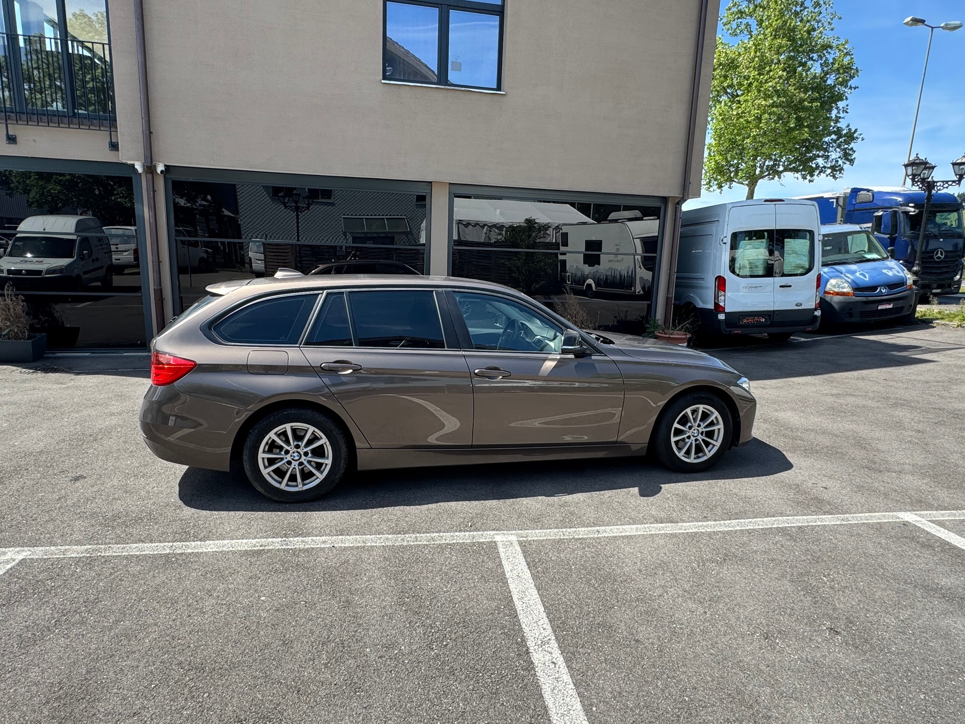 BMW 316d Touring Business Steptronic-image-4