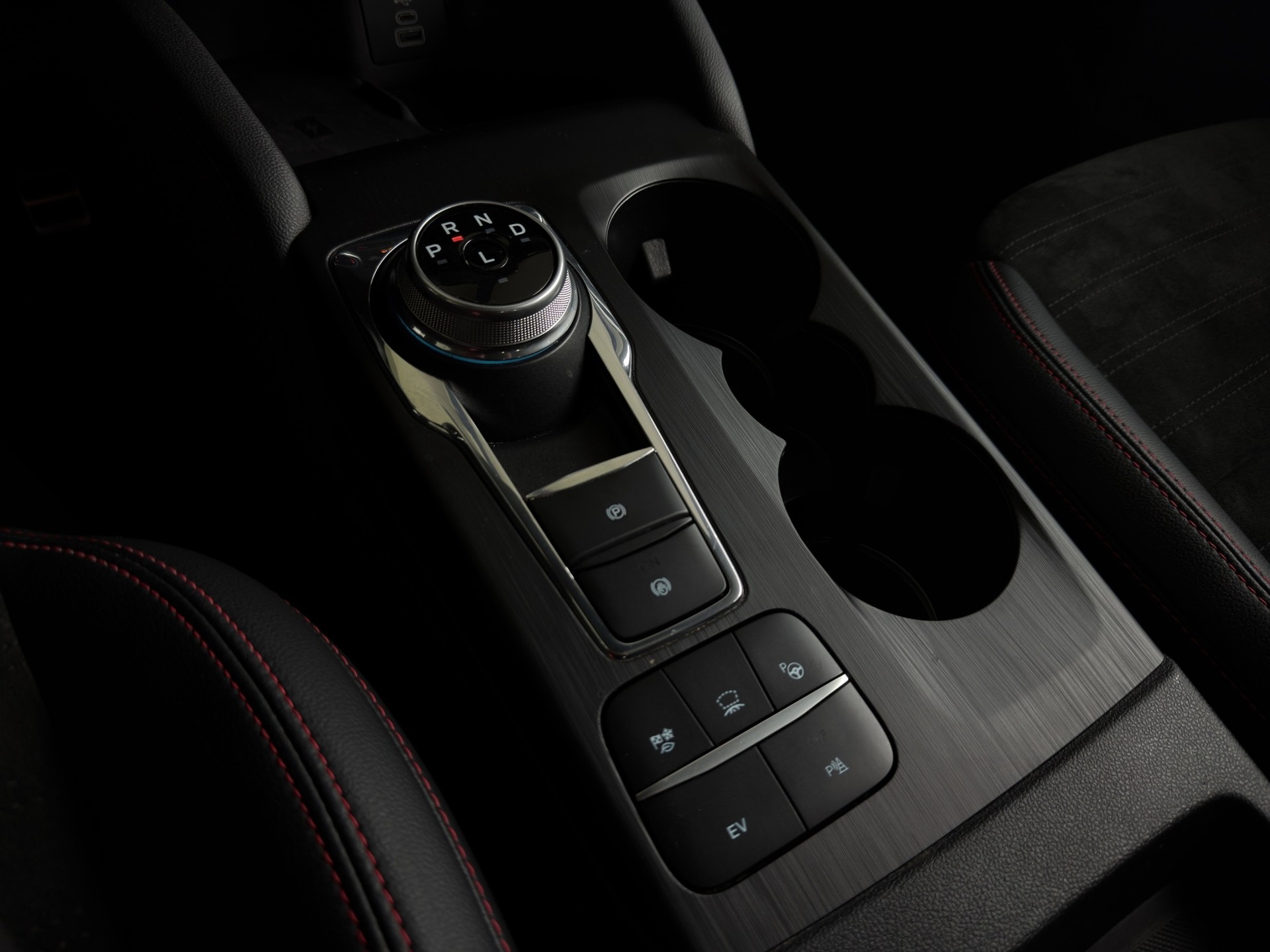 FORD Kuga 2.5 PHEV ST-Line X 2WD-image-16