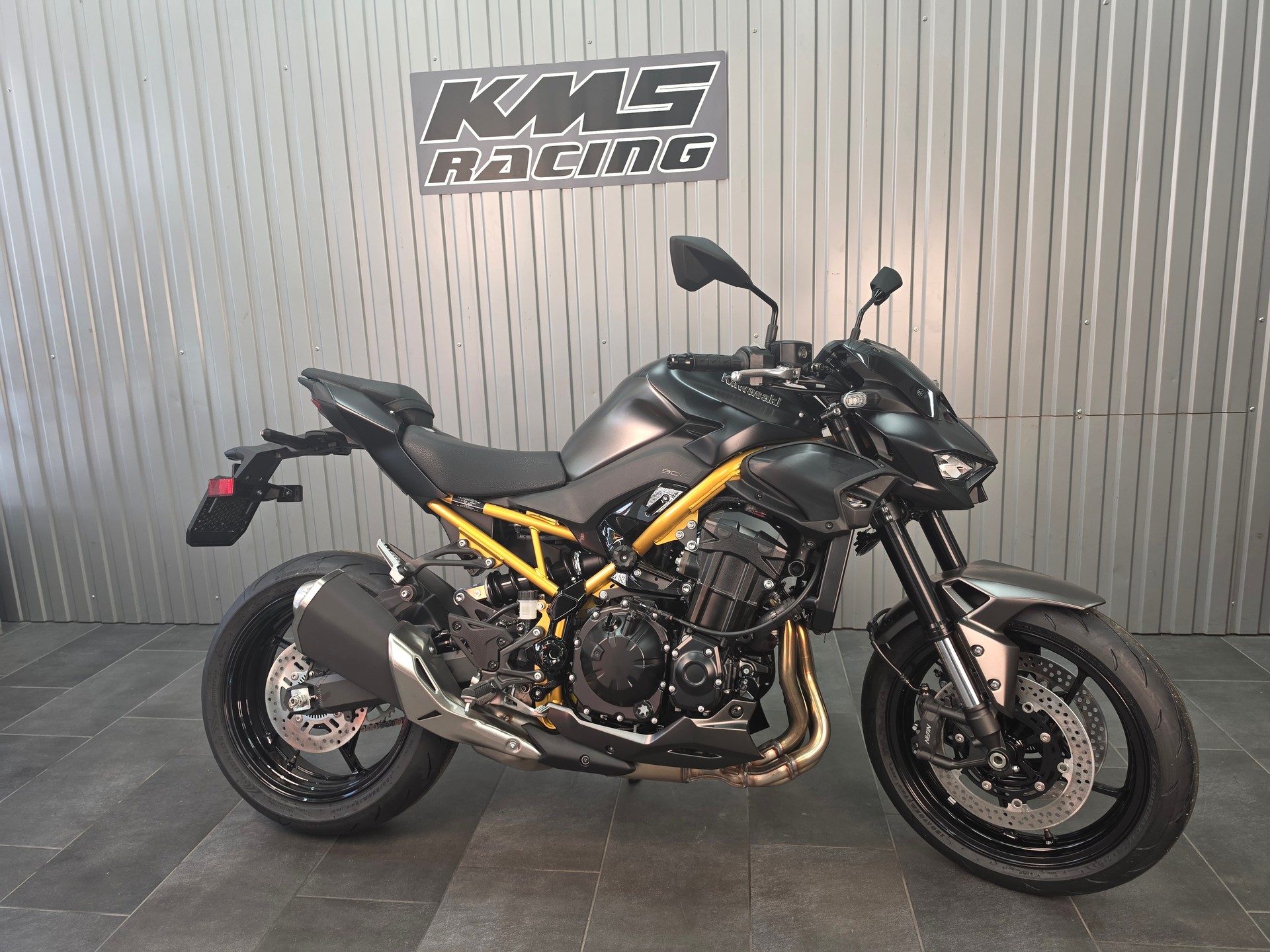 KAWASAKI Z 900 (70kW)-showroom-element-2