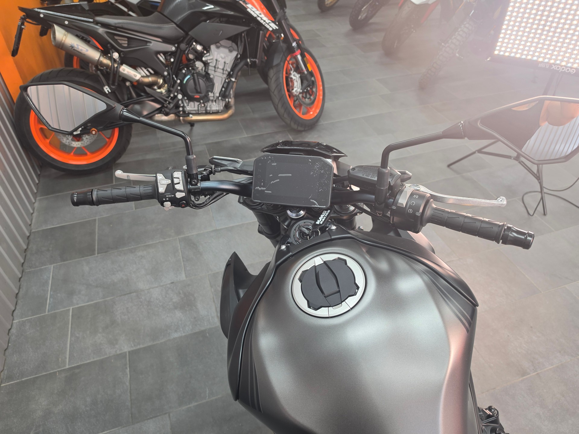 KAWASAKI Z 900 (70kW)-showroom-element-1