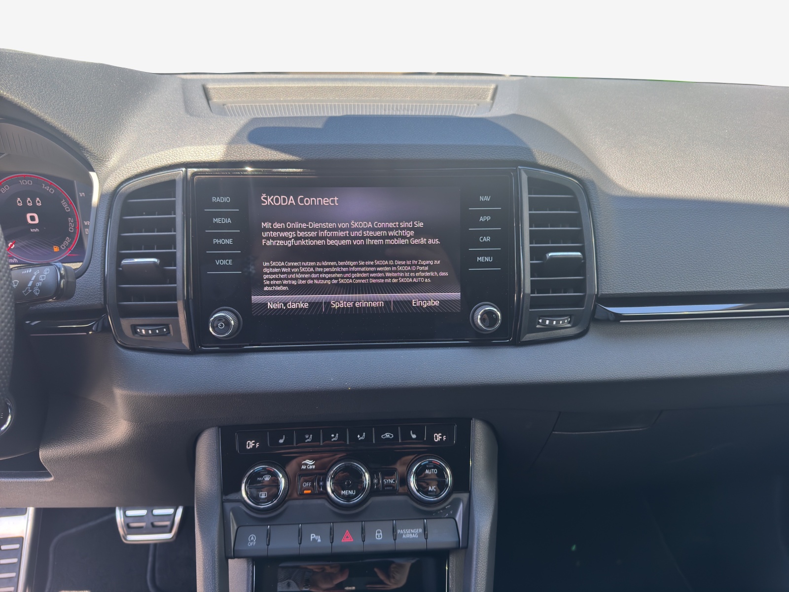 SKODA Karoq 2.0 TSI Dynamic Limited Edition 4x4 DSG-image-10