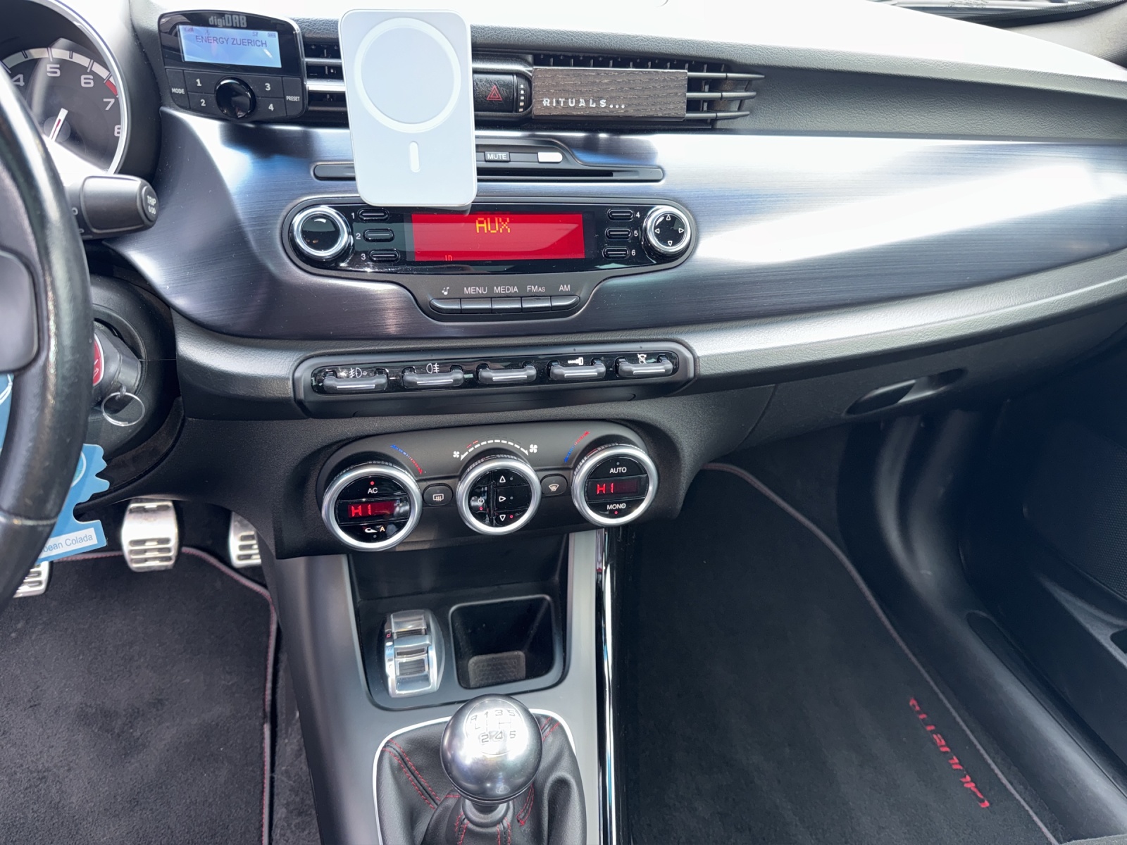 ALFA ROMEO Giulietta 1750 TBi Quadrifoglio Verde-image-11