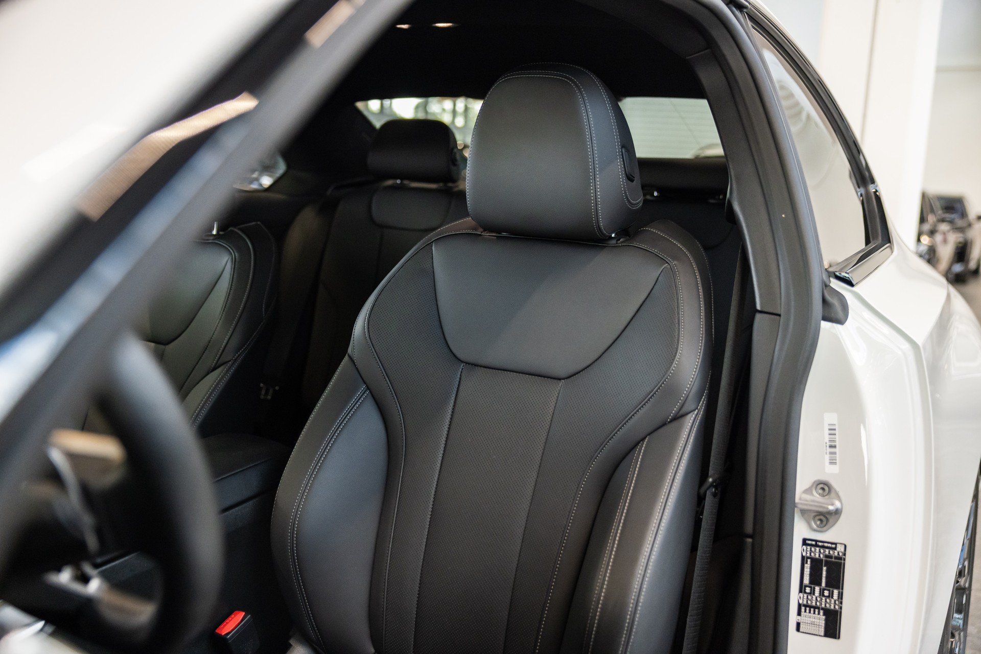 BMW 220i SAG Coupé M Sport / LCI / 360°Kamera / HeadUp / el.Sitze-image-9