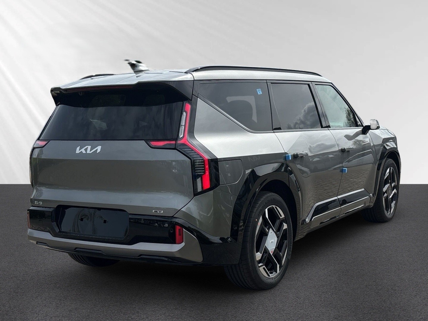 KIA EV9 99,8 kWh GT 4x4 7 Sitzer mit Sportpaket-image-5
