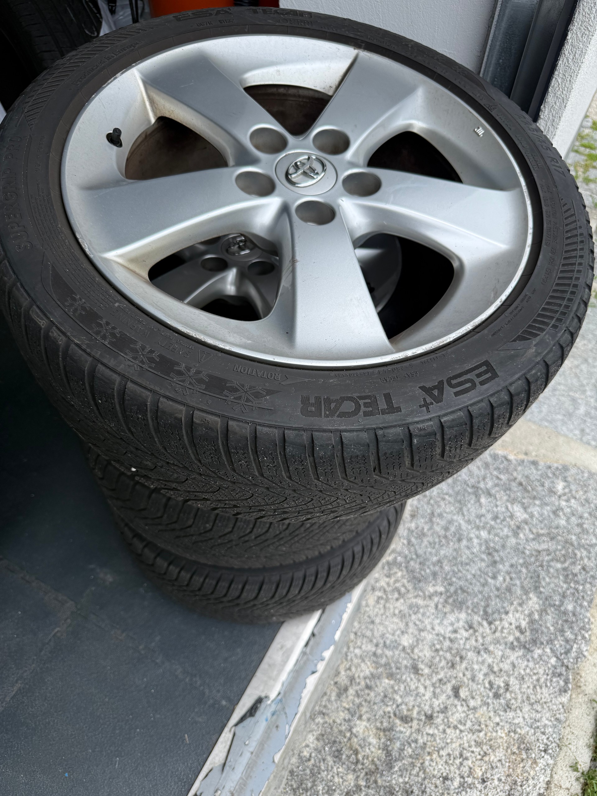 TOYOTA Auris 1.8 HSD Trend e-CVT-image-10