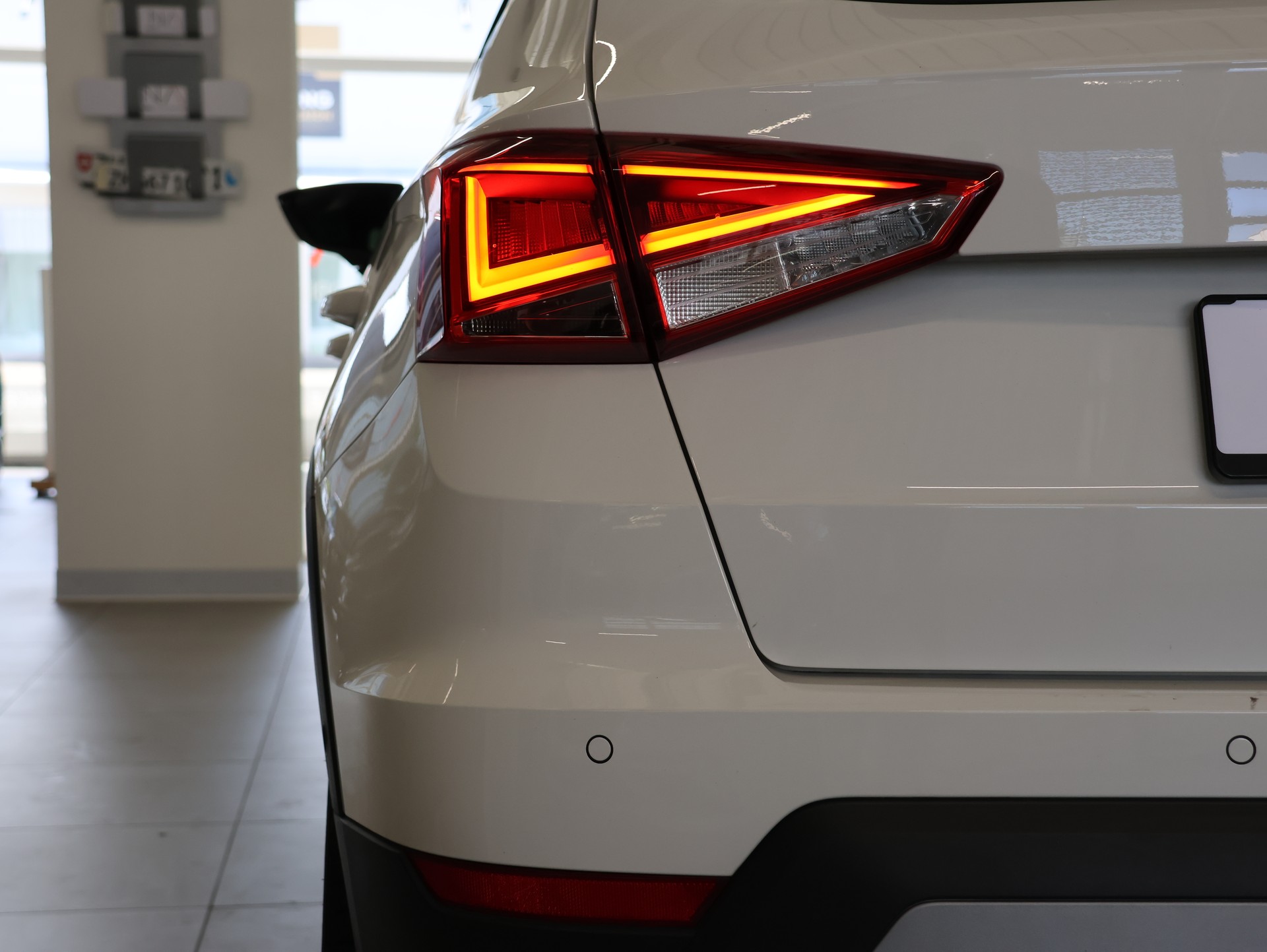 SEAT Arona 1.0 TSI Eco DSG SWISS FR *360 Kamera* *Carplay* *Sitzheizung*-image-11