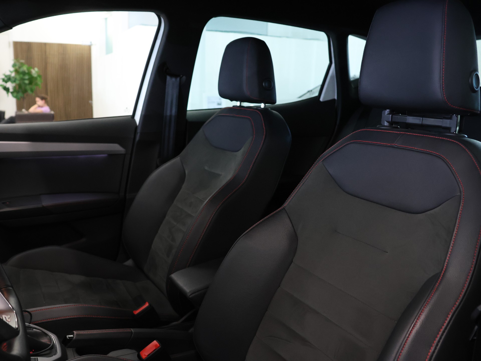 SEAT Arona 1.0 TSI Eco DSG SWISS FR *360 Kamera* *Carplay* *Sitzheizung*-image-16