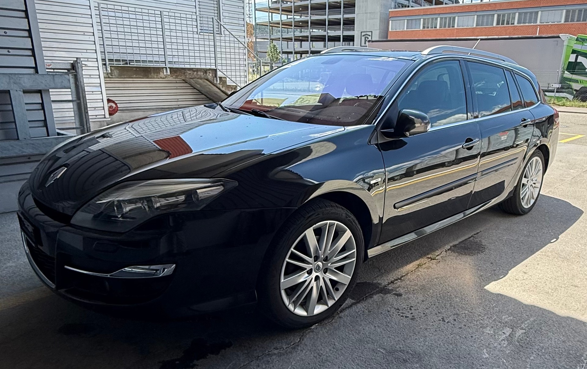 RENAULT Laguna Grandtour 2.0 dCi Bose-image-3