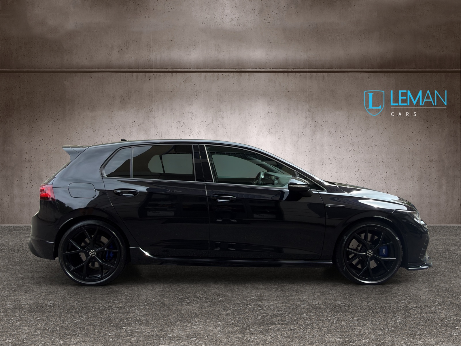 VW Golf 2.0 TSI R DSG 4Motion-image-3