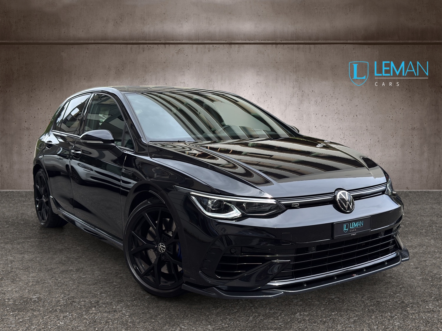 VW Golf 2.0 TSI R DSG 4Motion-image-2