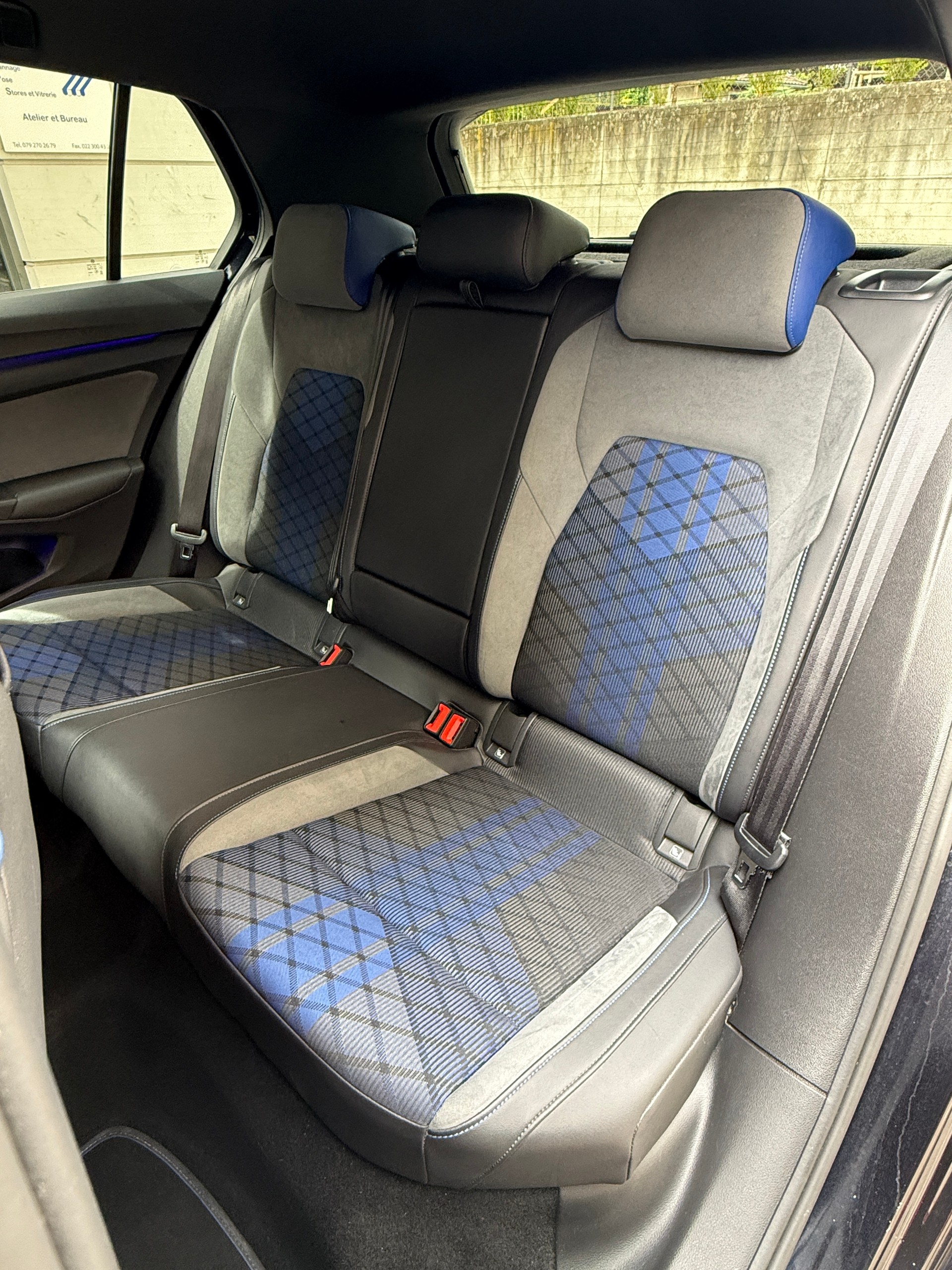 VW Golf 2.0 TSI R DSG 4Motion-image-15