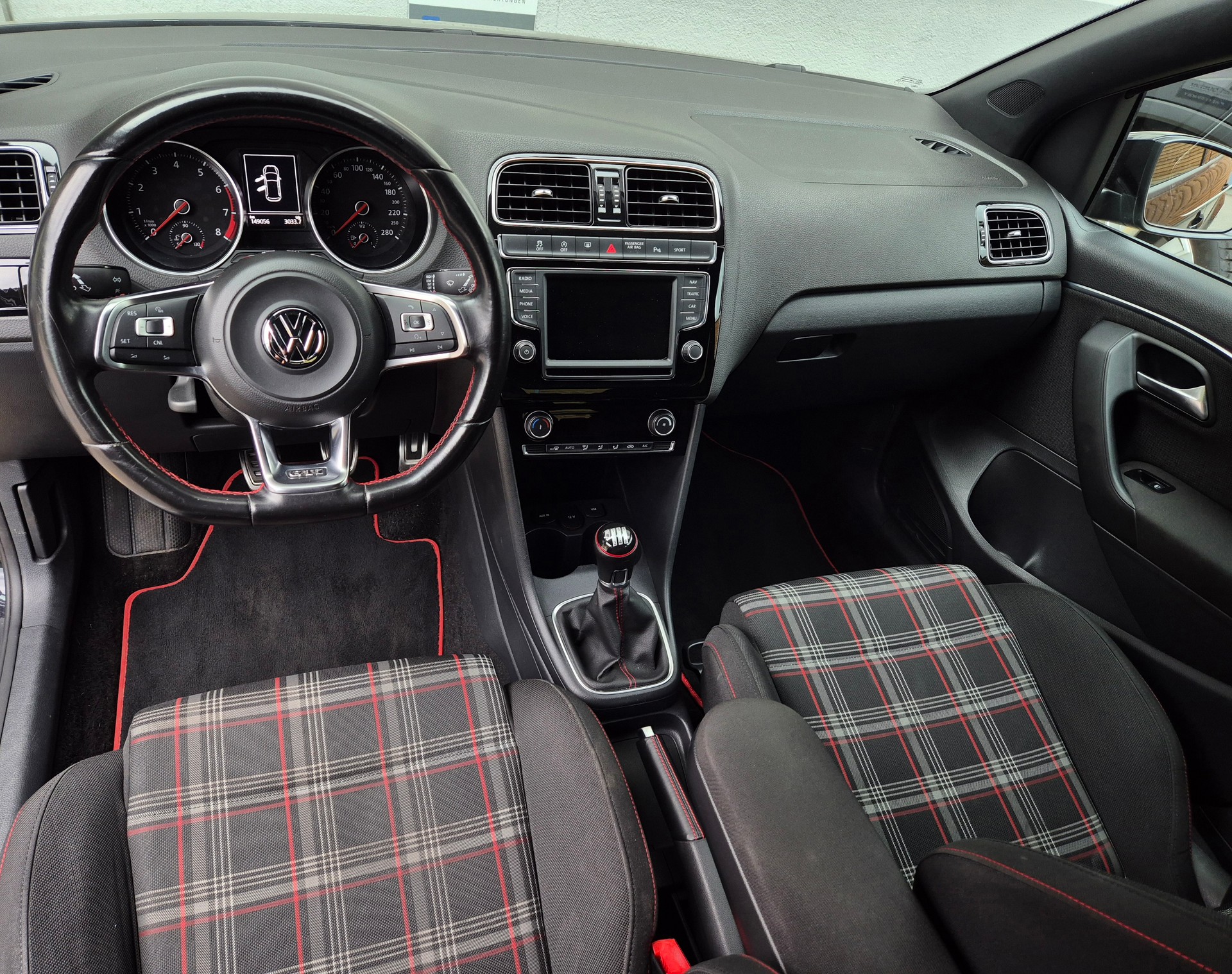 VW Polo 1.8 TSI GTI-image-6