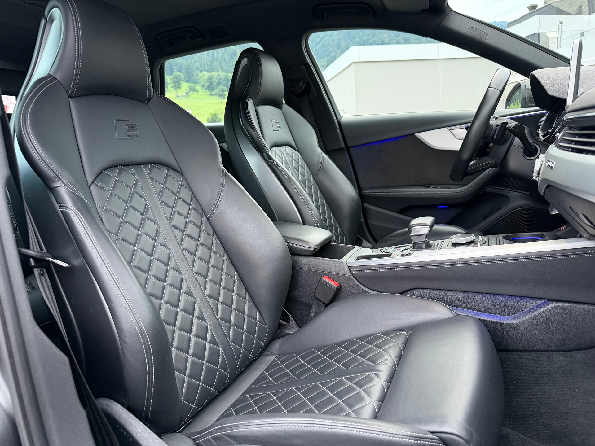 AUDI S4 Avant 3.0 TFSI quattro tiptronic-image-22
