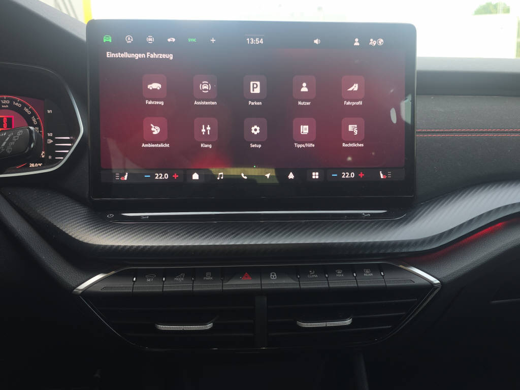 SKODA Octavia Combi 2.0 TSI RS DSG-image-21
