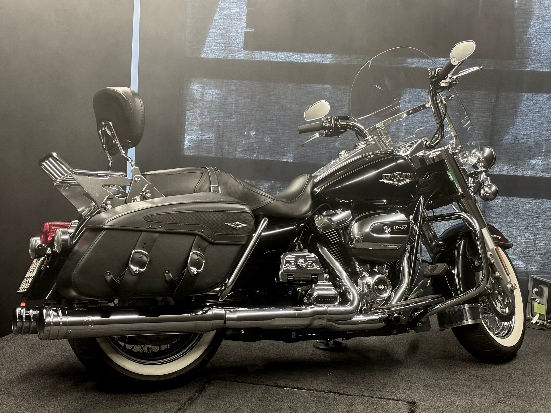 HARLEY-DAVIDSON FLHRC Road King Classic 107 ABS Kesstech-image-8