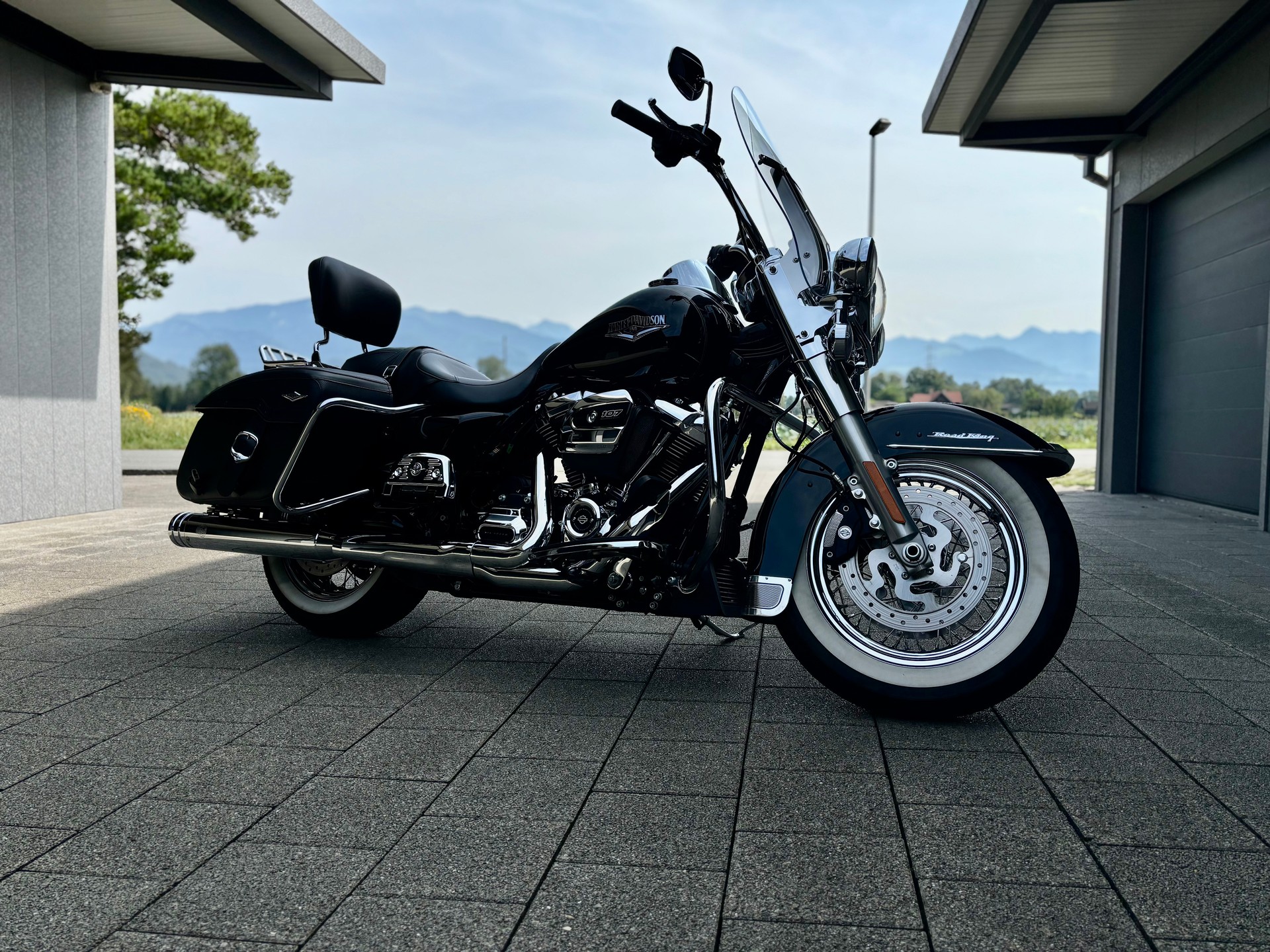 HARLEY-DAVIDSON FLHRC Road King Classic 107 ABS Kesstech-image-0