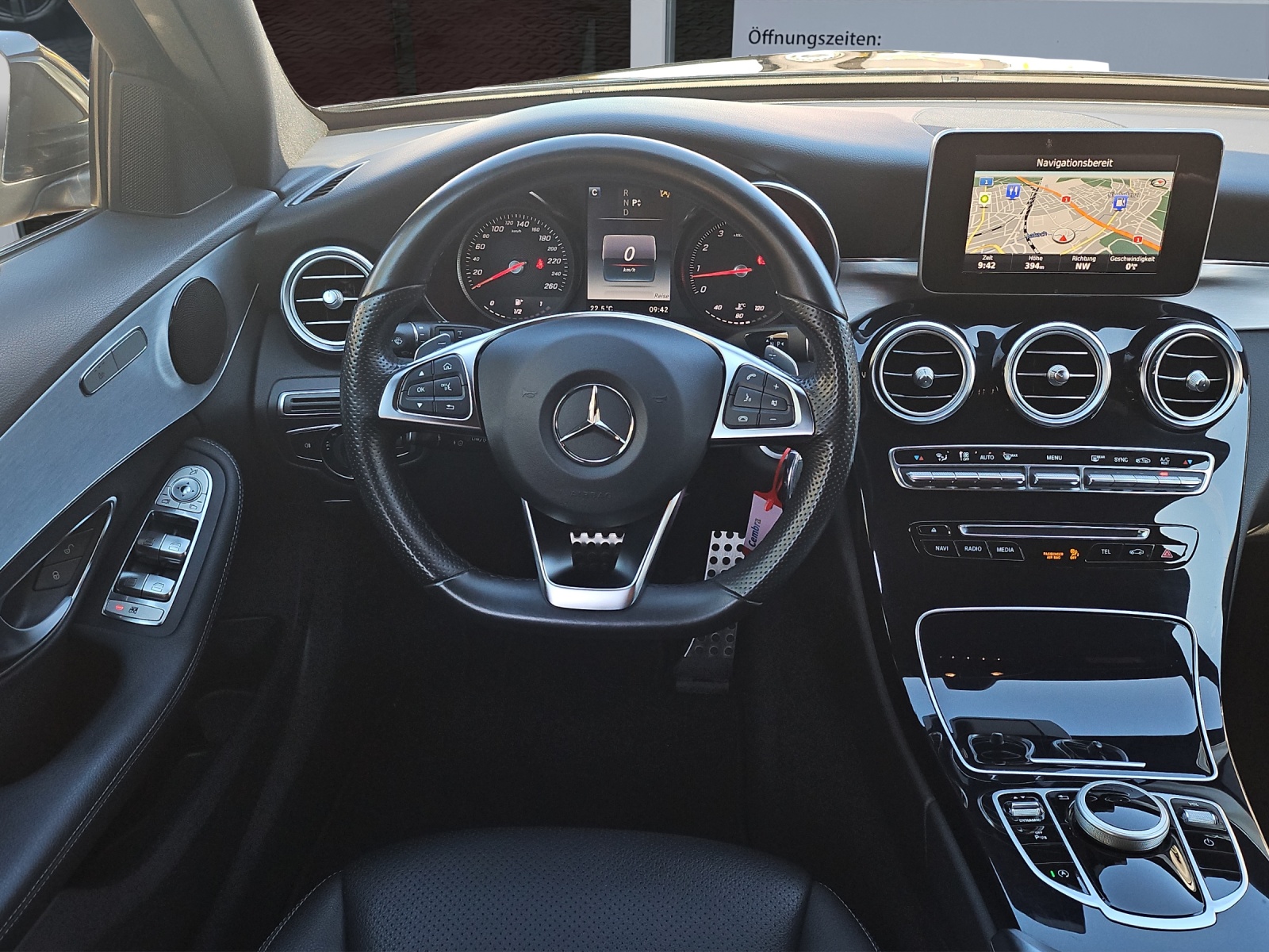 MERCEDES-BENZ C 200 AMG Line 4Matic 7G-Tronic-image-9