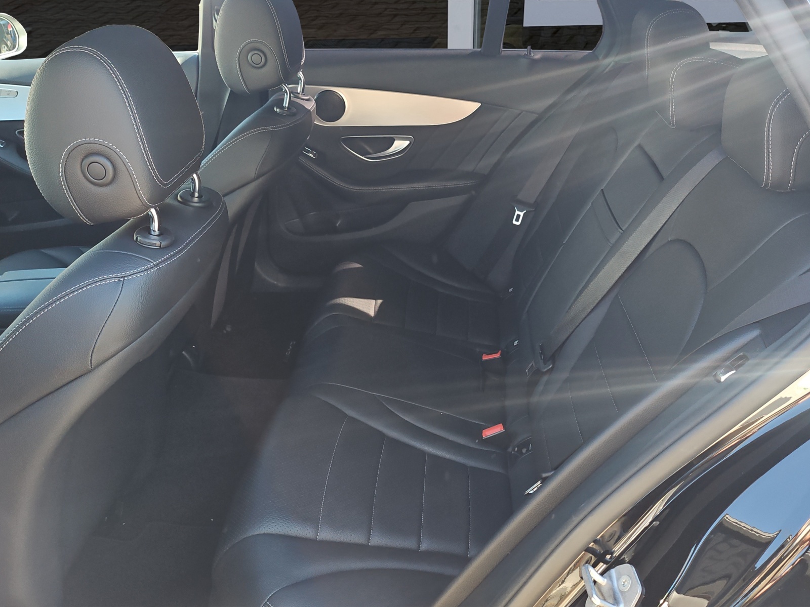 MERCEDES-BENZ C 200 AMG Line 4Matic 7G-Tronic-image-15