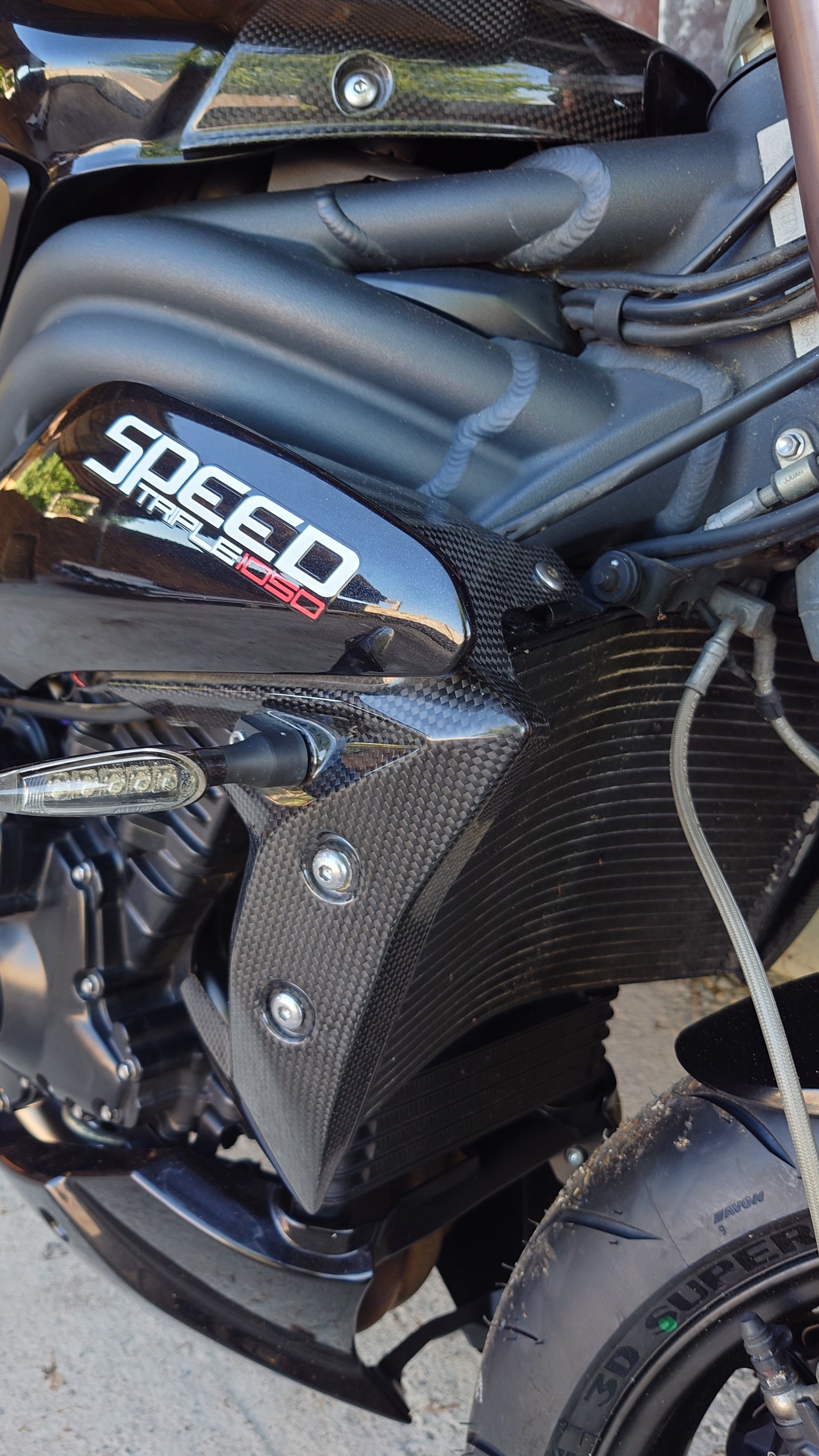 TRIUMPH Speed Triple 1050 ABS-image-1