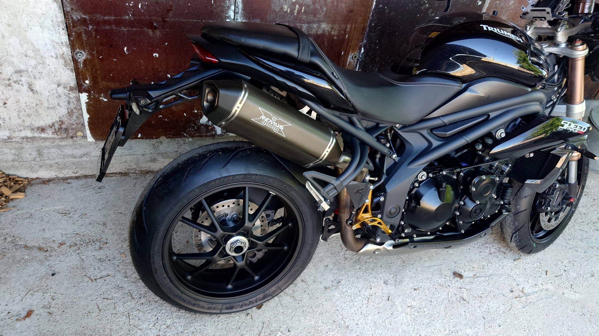 TRIUMPH Speed Triple 1050 ABS-image-5