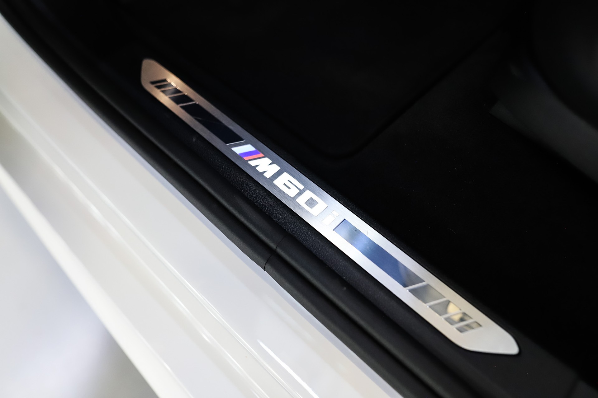 BMW X5 xDrive 48V M60i M Sport Pro Steptronic-image-16