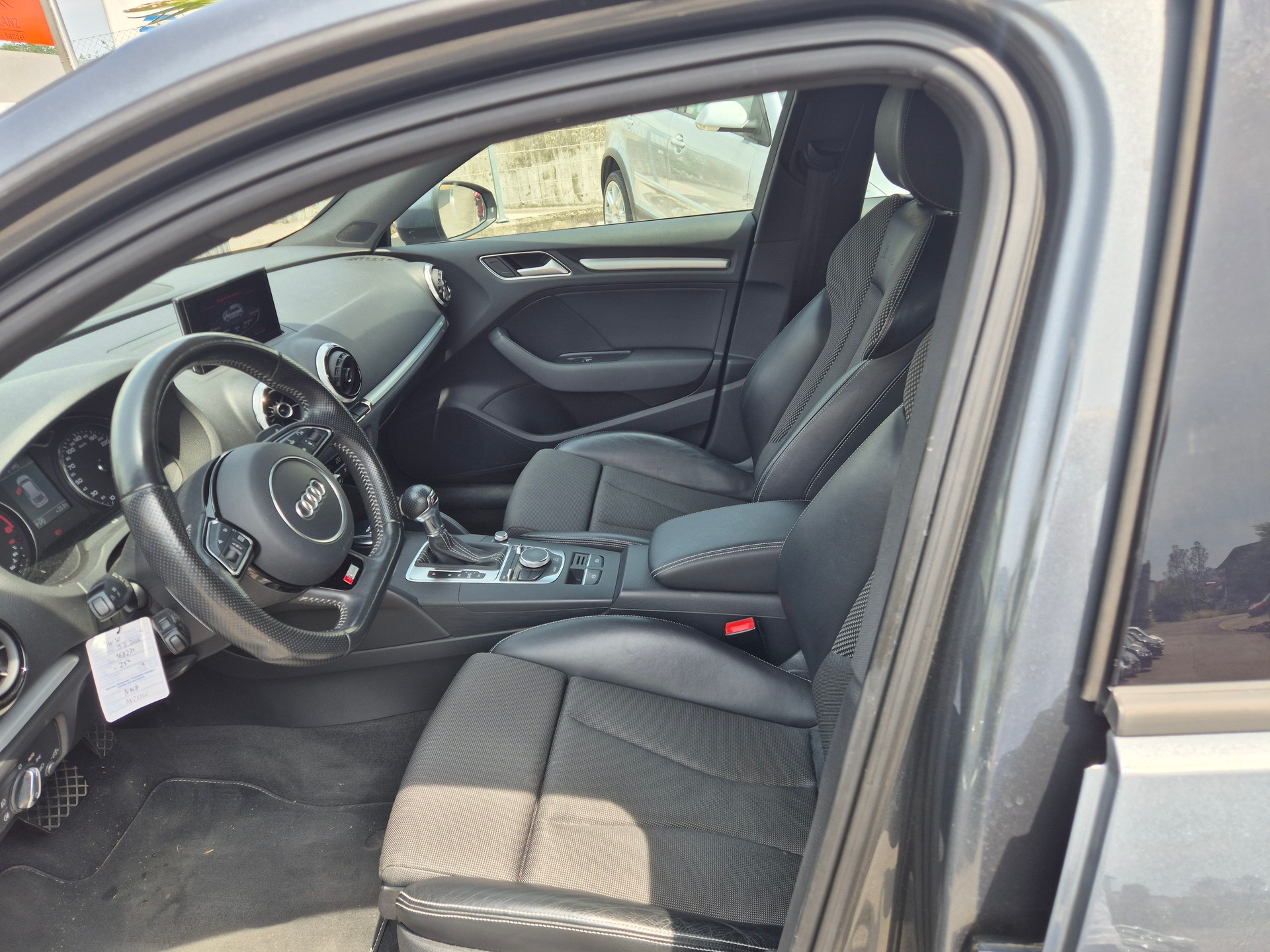 AUDI A3 Sportback 1.4 TFSI Ambition S-tronic-image-16