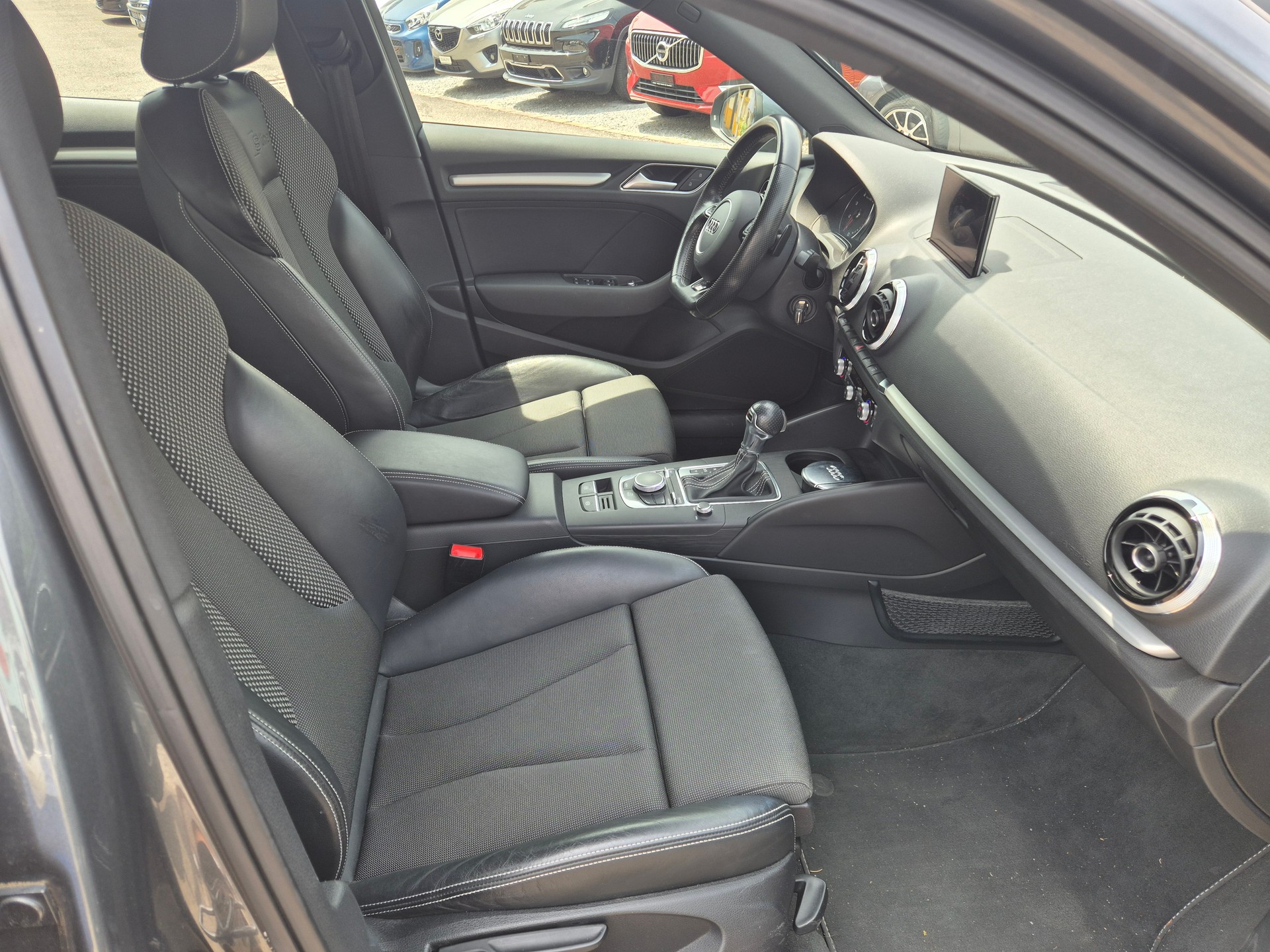AUDI A3 Sportback 1.4 TFSI Ambition S-tronic-image-17