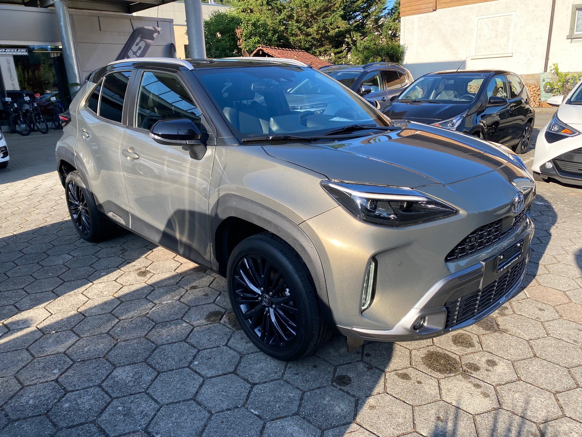 TOYOTA Yaris Cross 1.5 Adventure e-CVT AWDi-showroom-element-1