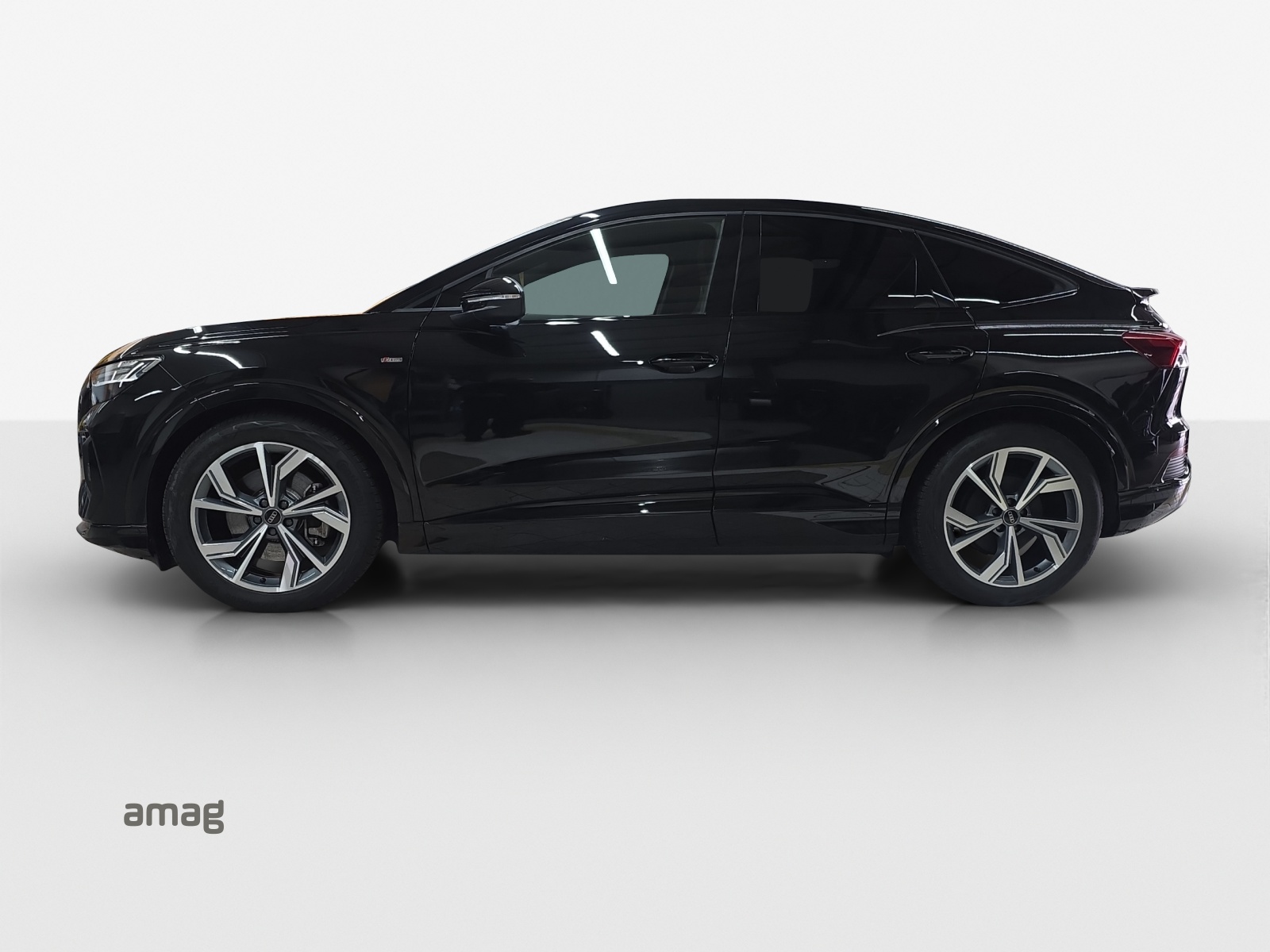 AUDI Q4 Sportback e-tron 50 quattro-showroom-element-2
