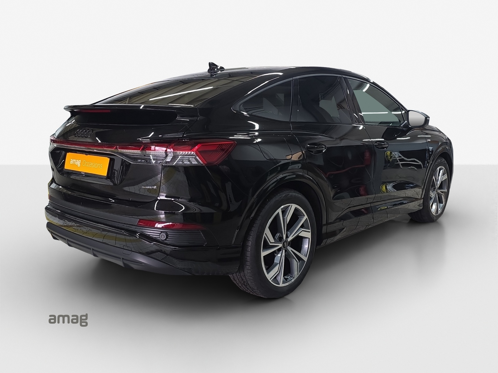 AUDI Q4 Sportback e-tron 50 quattro-image-4