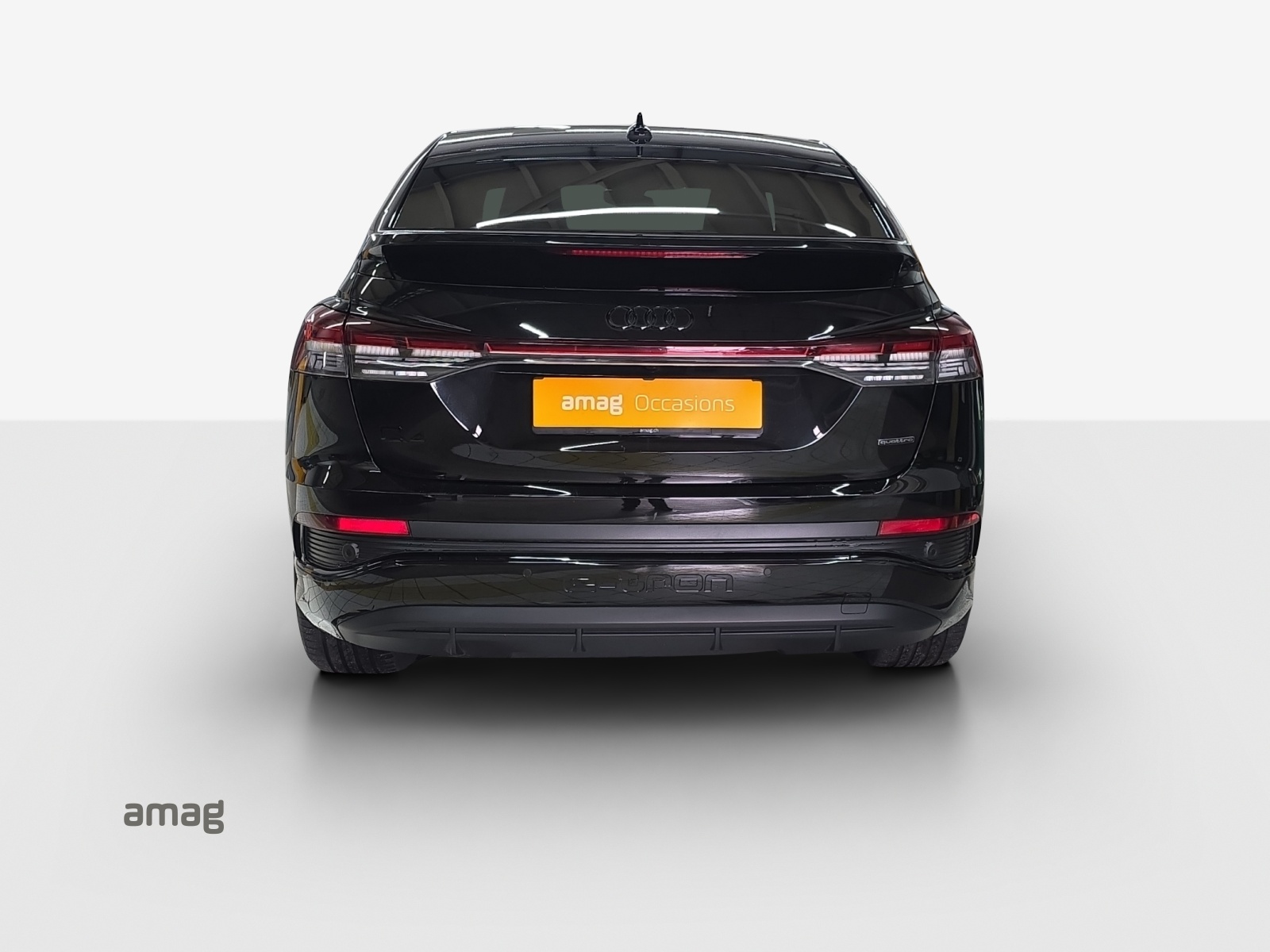 AUDI Q4 Sportback e-tron 50 quattro-showroom-element-3