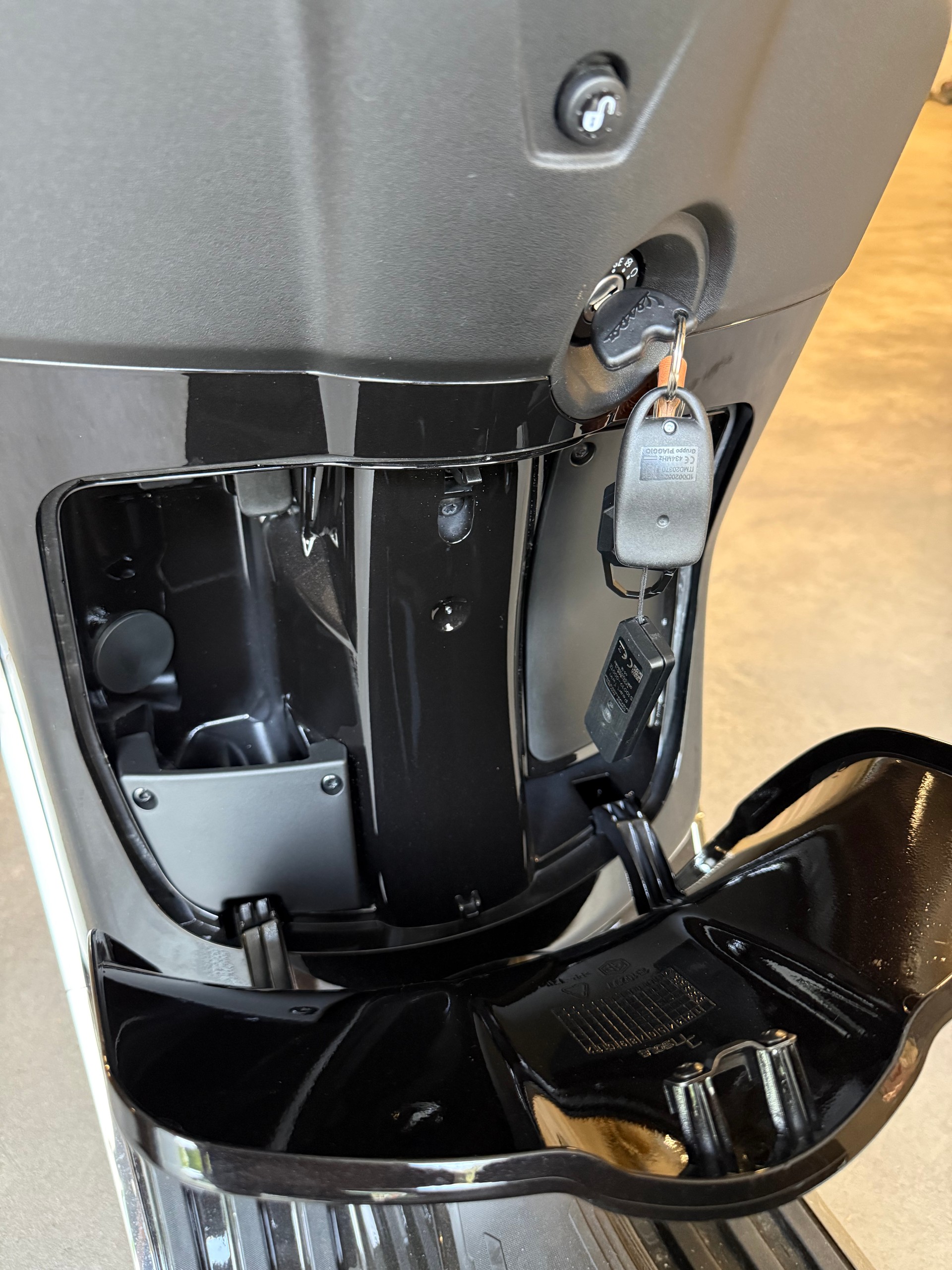 PIAGGIO Vespa 125 Primavera ABS-image-12