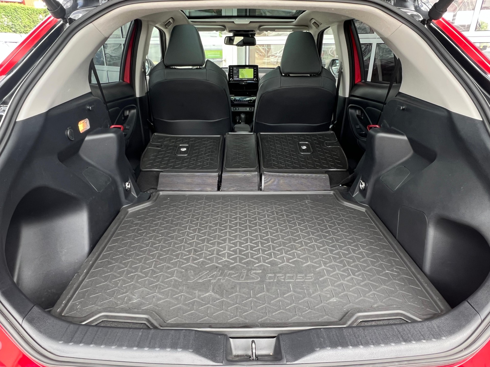 TOYOTA Yaris Cross 1.5 VVT-i HSD Elegant AWD-i-image-9