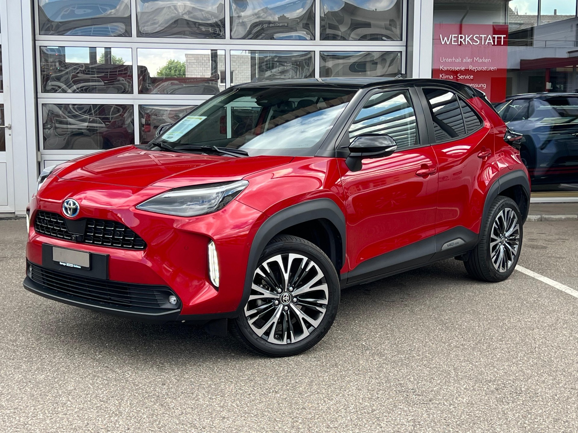 TOYOTA Yaris Cross 1.5 VVT-i HSD Elegant AWD-i-showroom-element-2
