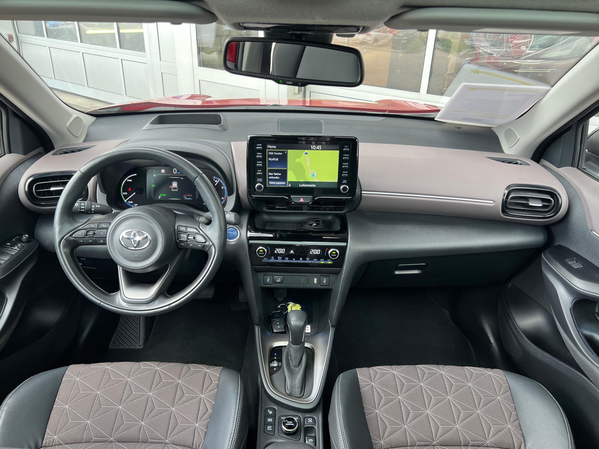 TOYOTA Yaris Cross 1.5 VVT-i HSD Elegant AWD-i-image-17
