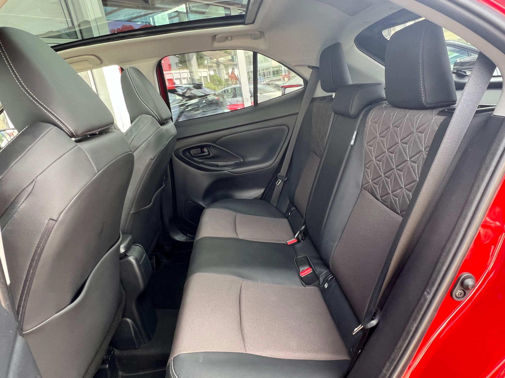TOYOTA Yaris Cross 1.5 VVT-i HSD Elegant AWD-i-image-11